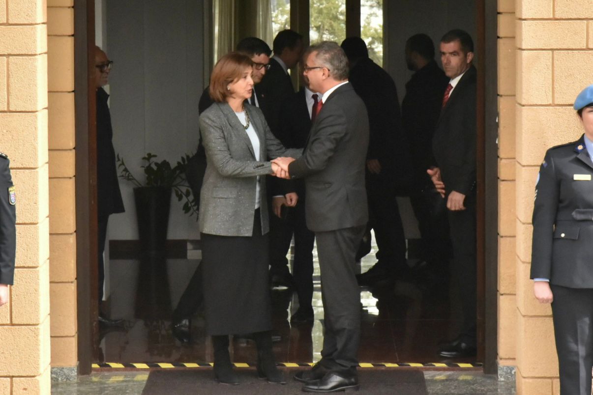 Holguin: Ön müzakere aşamasındayız, sürekli ve doğrudan diyalog gerekli