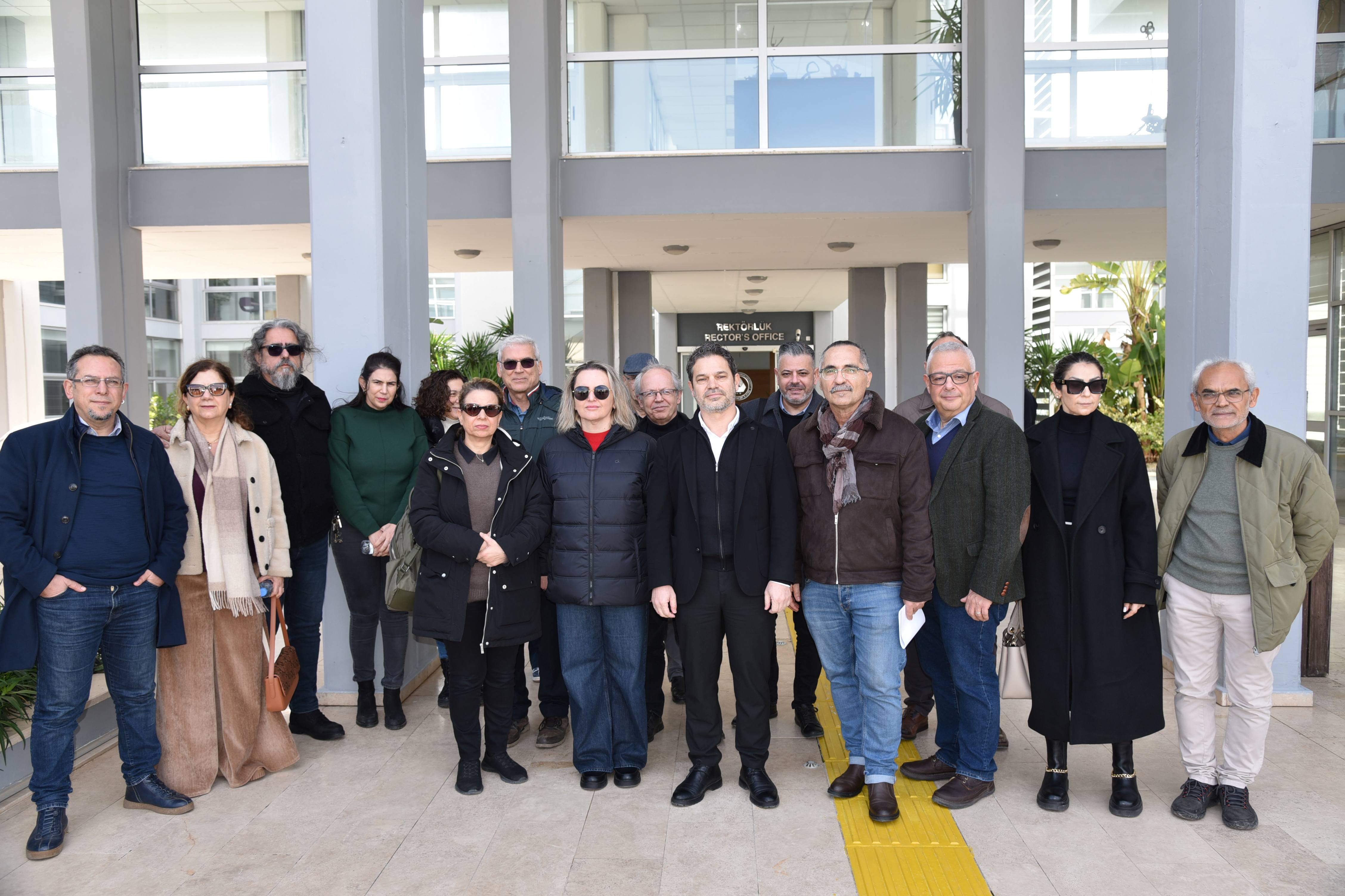 DAÜ-SEN eylem yaptı: Rektör liyakate göre değil, sadakate göre atama yapıyor