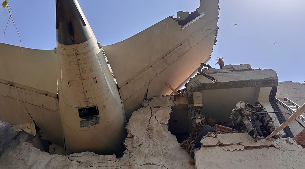Hindistan'daki uçak kazasında 41 kişinin yaralandığı 204 kişinin öldüğünü doğruladı