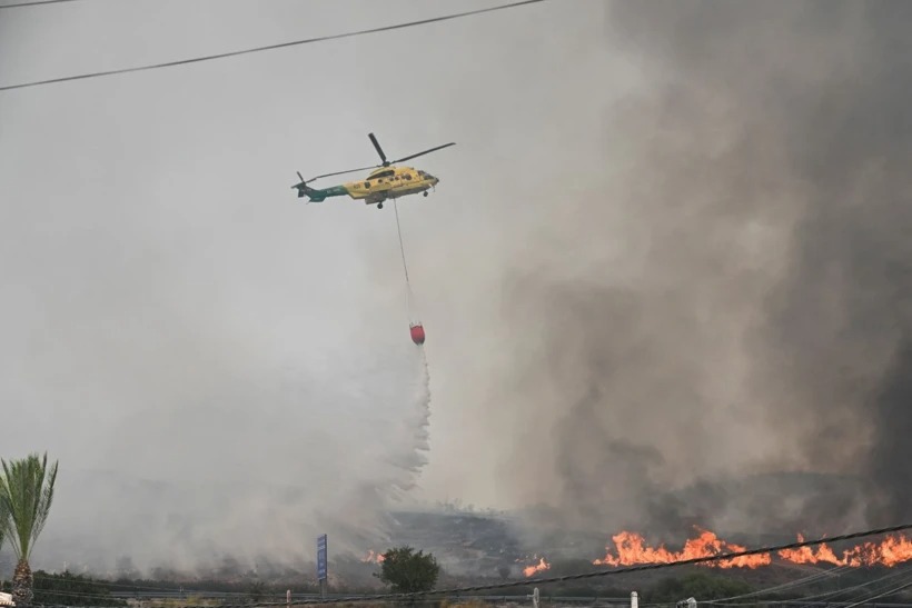 Avrupa alevlere teslim, binlerce kişi tahliye edildi