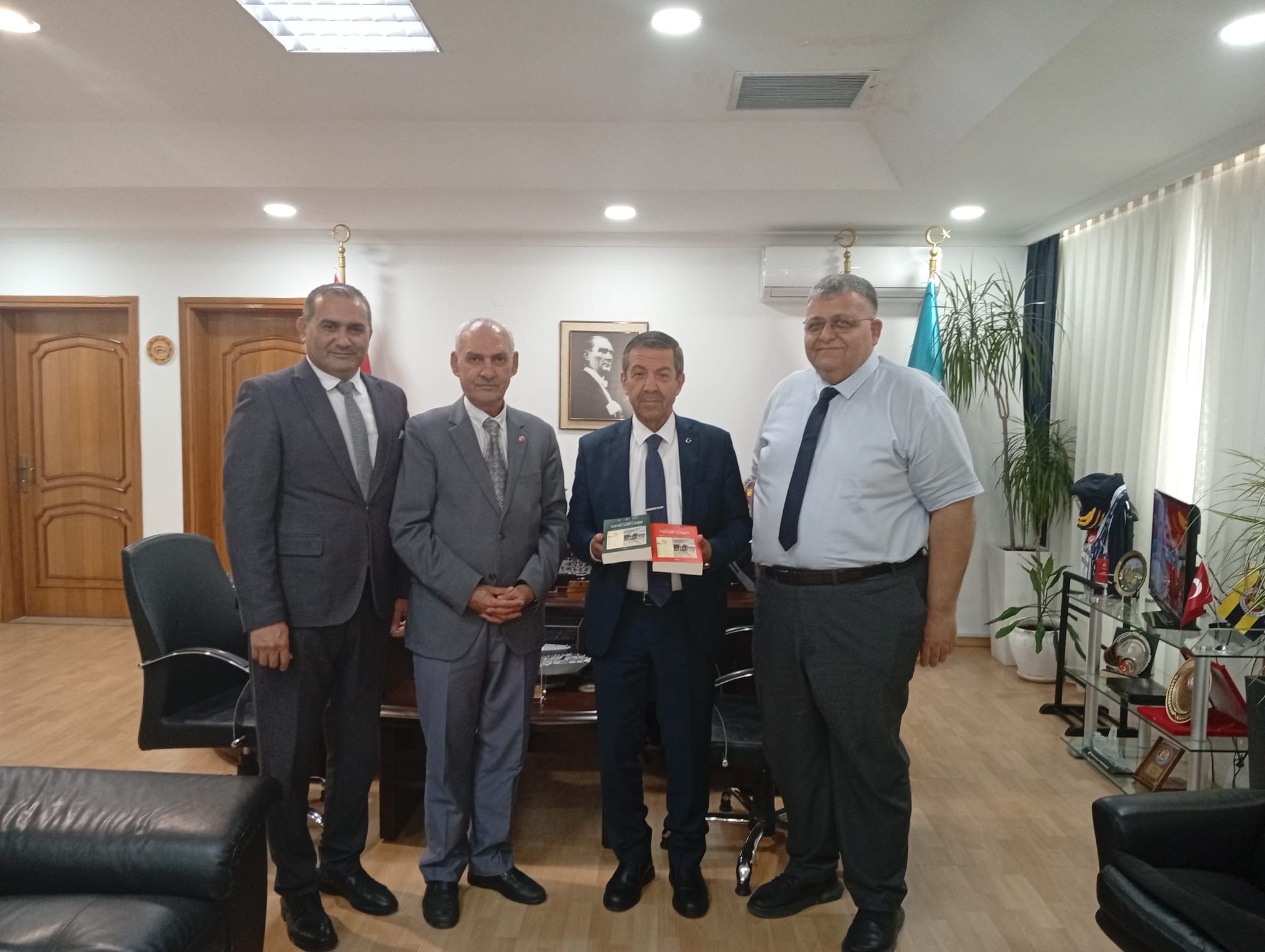 Kıbrıs Türk vakıf mirasını anlatan akademik eser tanıtıldı
