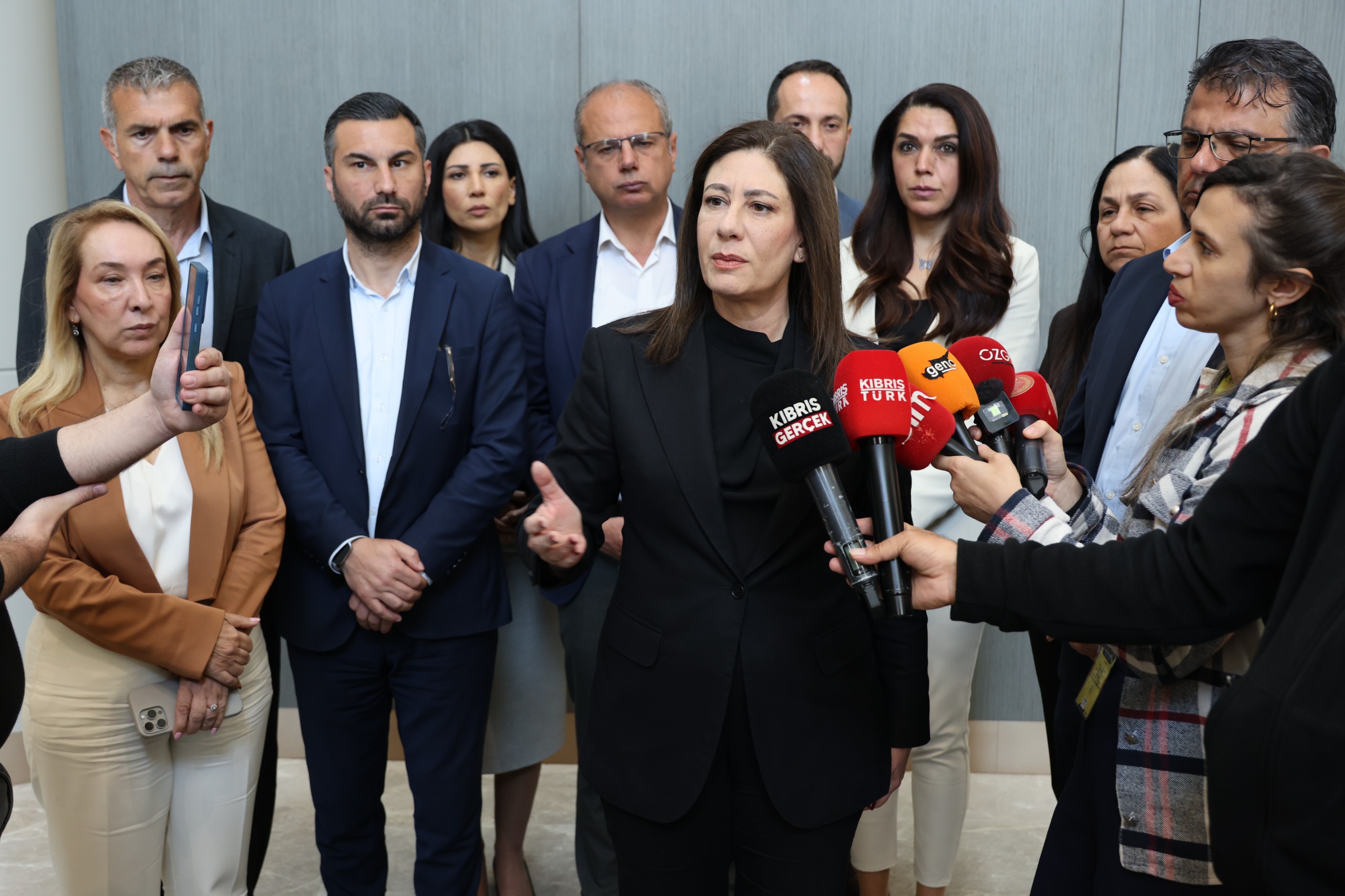 İncirli: Yasalar geri çekilmeli ya da gündemden kaldırılmalı