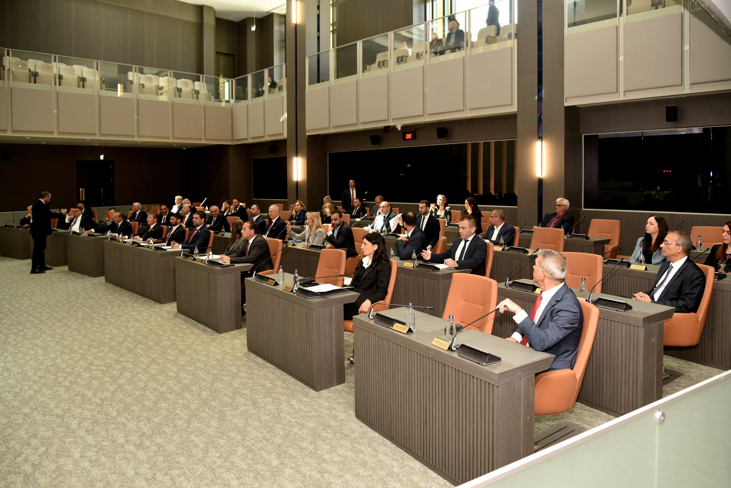 İncirli: Daha acil yasalar gündeme gelmeli