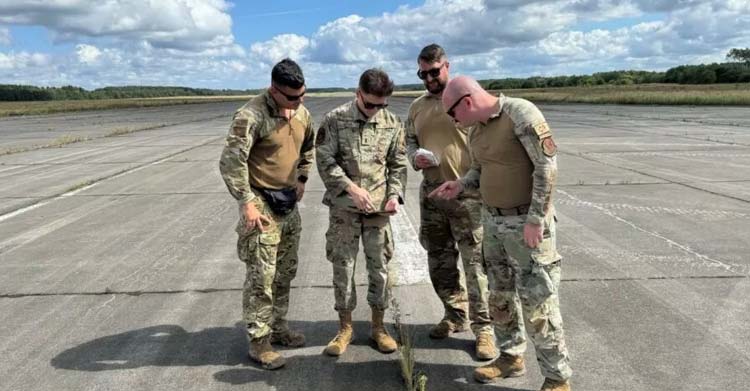Amerikalı uzmanlar Baf’taki hava üssünü iki kez ziyaret etti