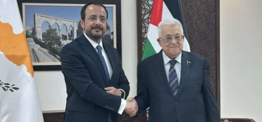 Filistin Devlet Başkanı Abbas Rum lider Hristodulidis’le görüştü