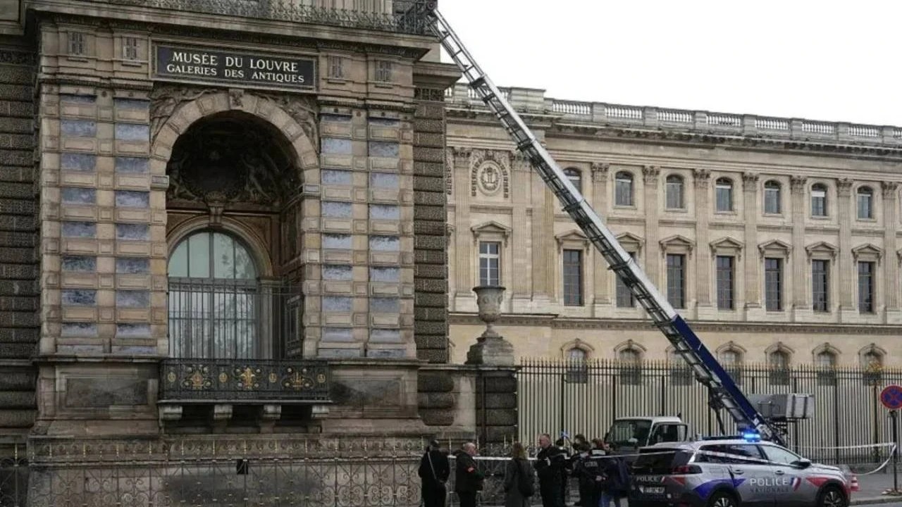 Fransa'da Louvre'un ardından Denis Diderot müzesi de soyuldu