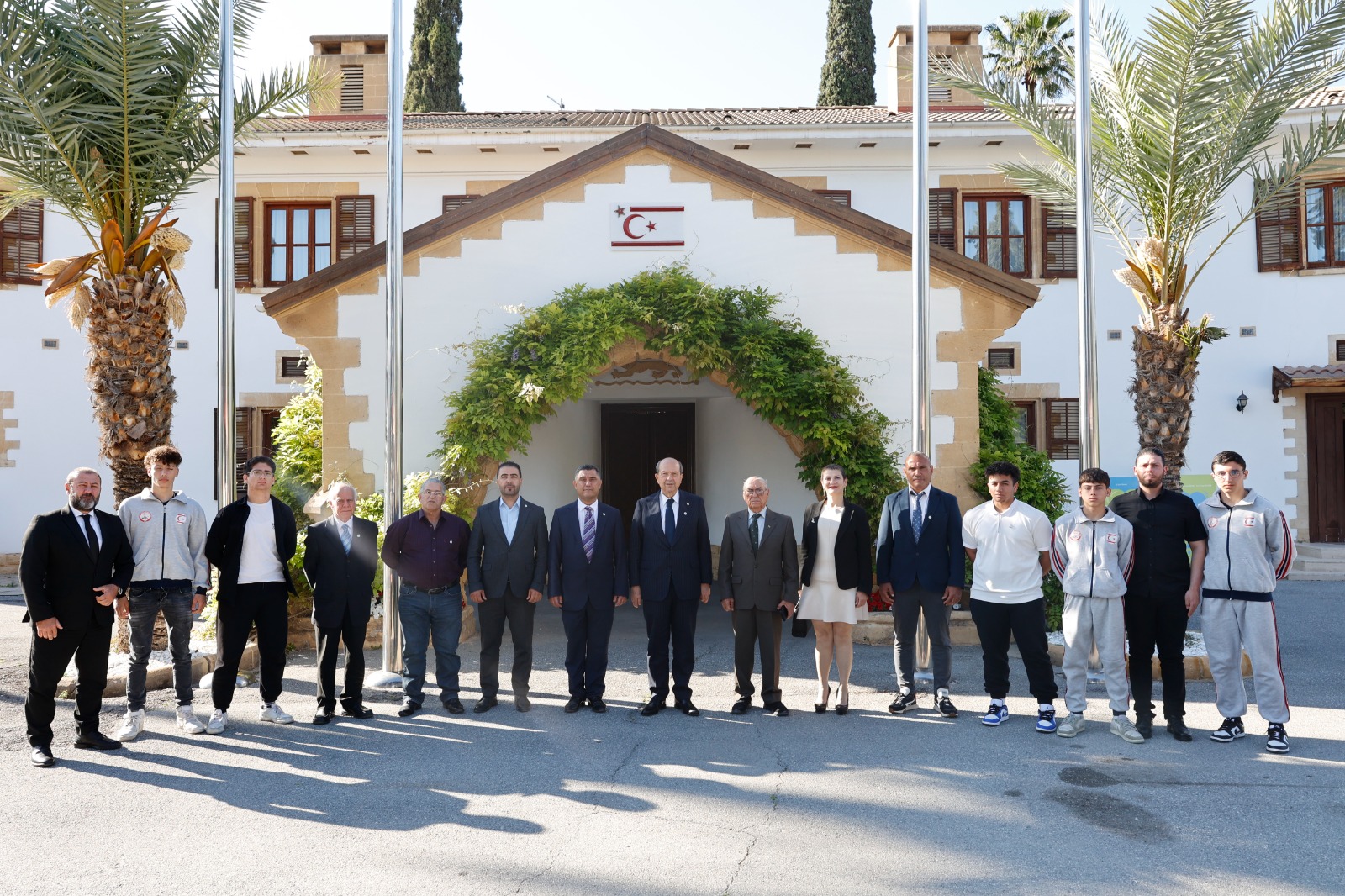 “Kıbrıs Türkü izolasyonlara rağmen kendi inançlarından vazgeçmedi”