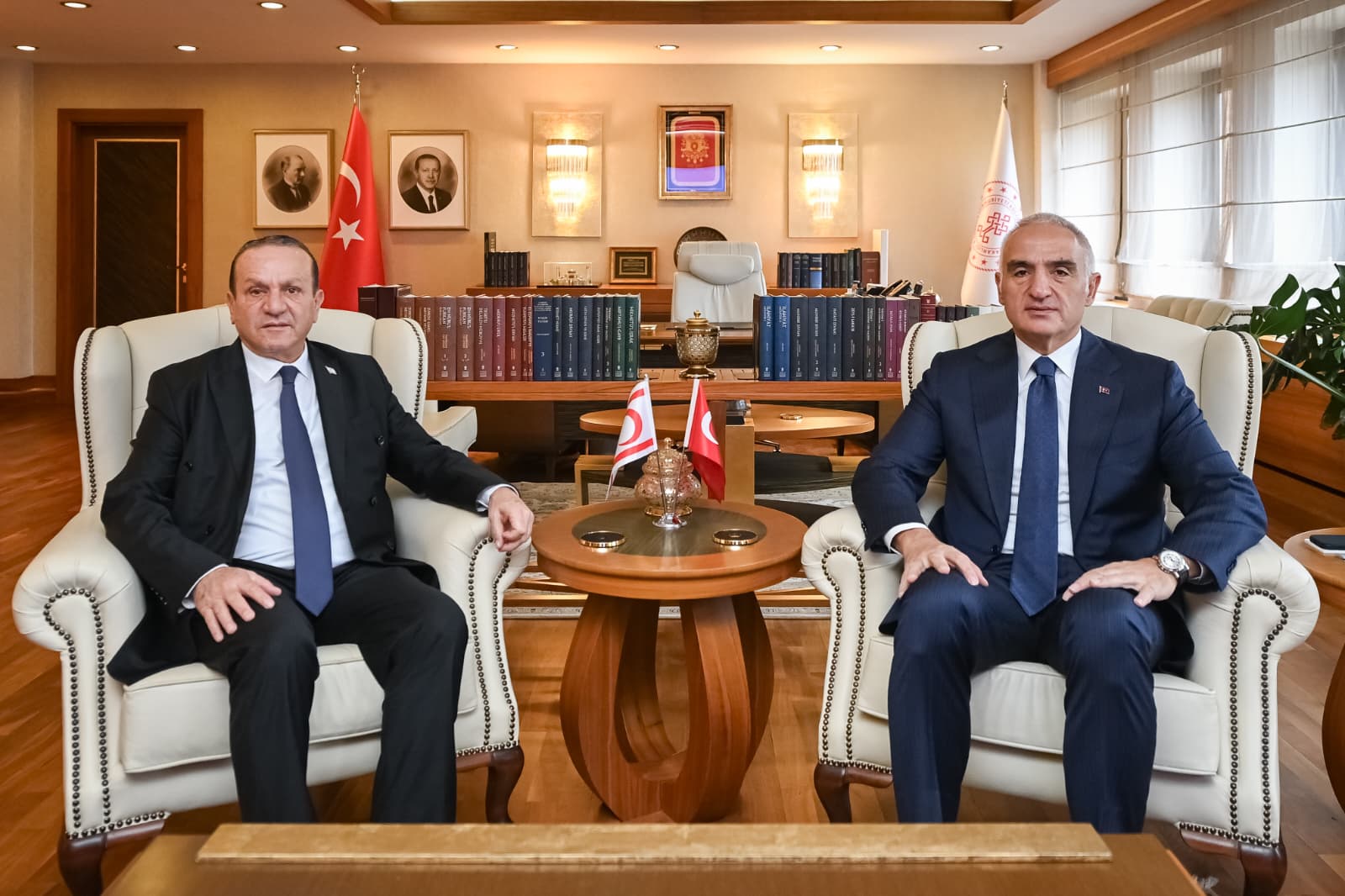 Fikri Ataoğlu, Türkiye Kültür ve Turizm Bakanı Ersoy ile görüştü