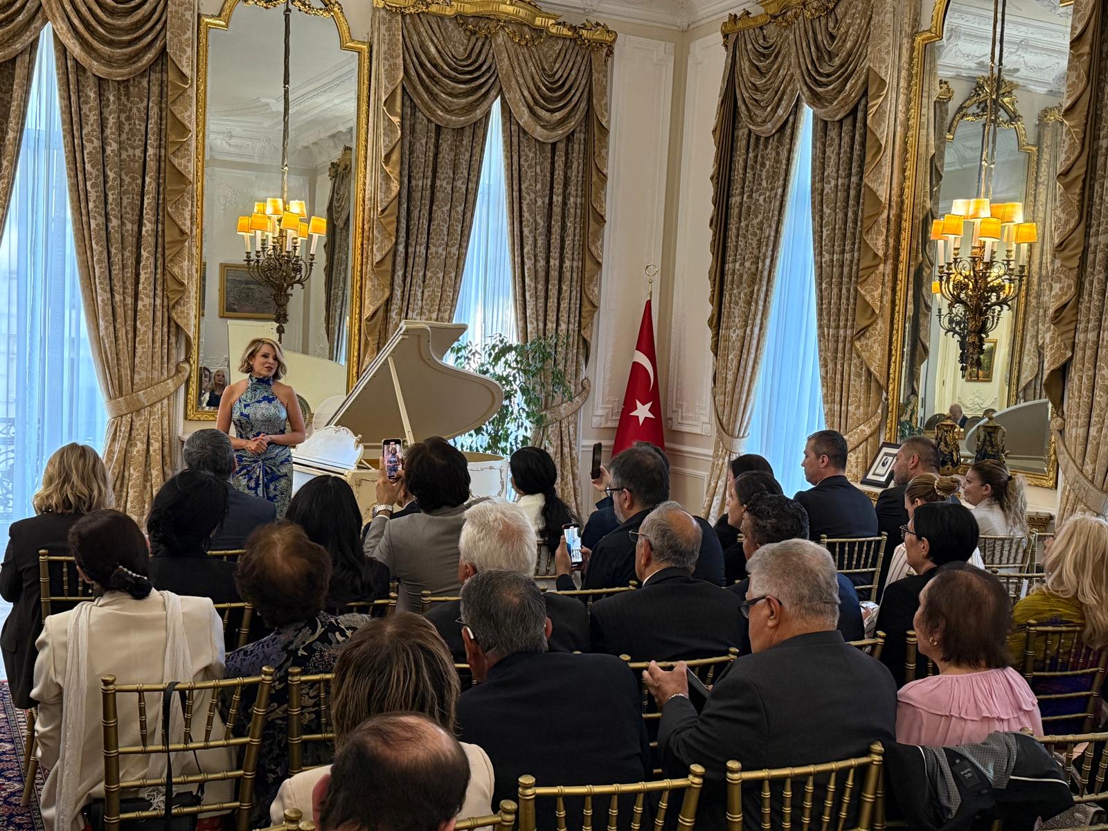Piyanist Rüya Taner, Londra’da konser verdi