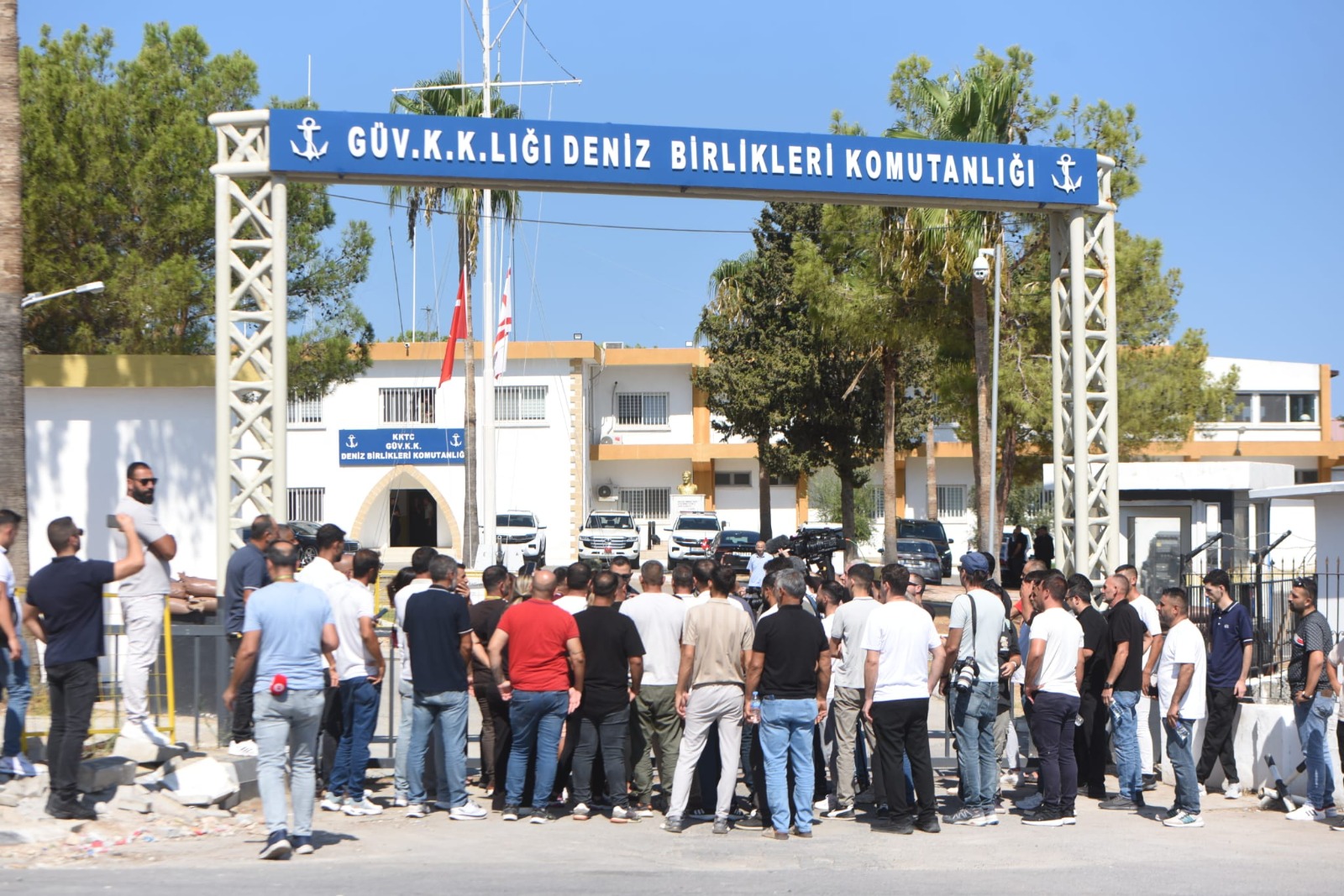 Girne Limanı’nda gergin bekleyiş: 18 kişiyi arama çalışmaları sürüyor
