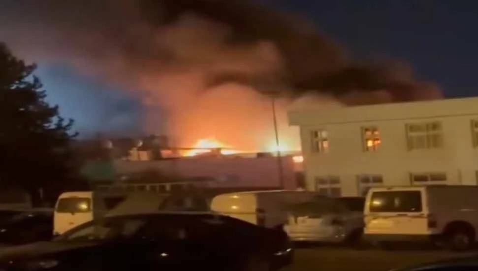 Gümrük Dairesi’ne ait antrepoda yangın!