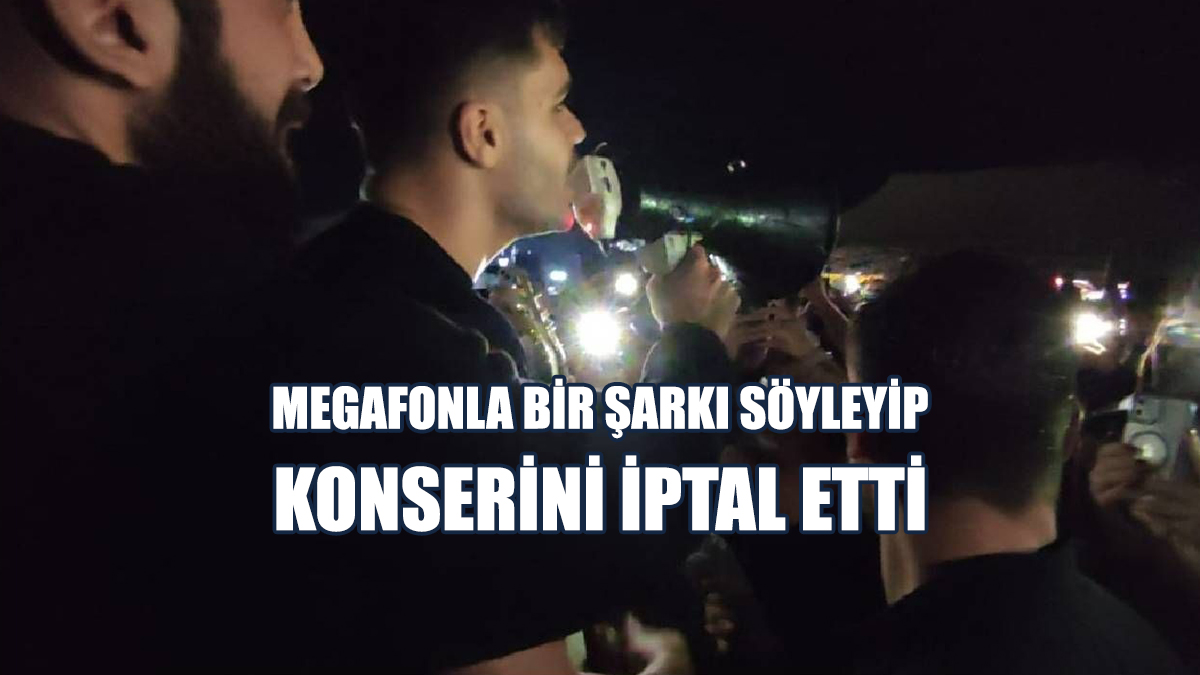 Emir Can İğrek Apar Topar Sahneden İndi