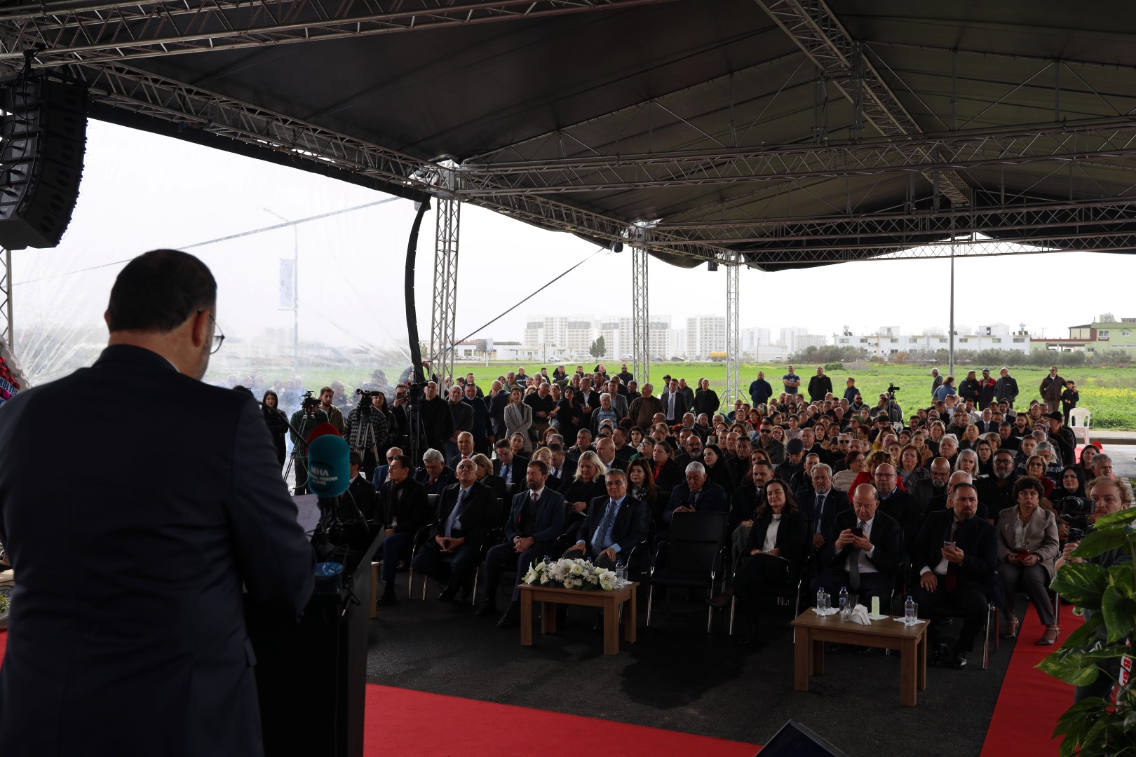 İskele’de kapalı pazar yeri açıldı