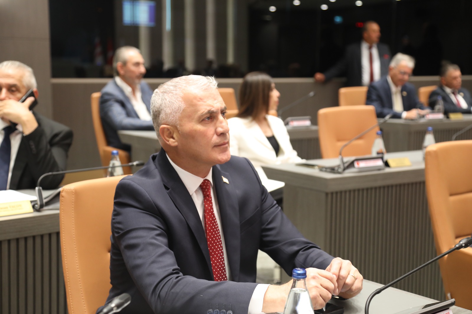 Amcaoğlu: Akaryakıta zam yok, KDV sıfırlandı