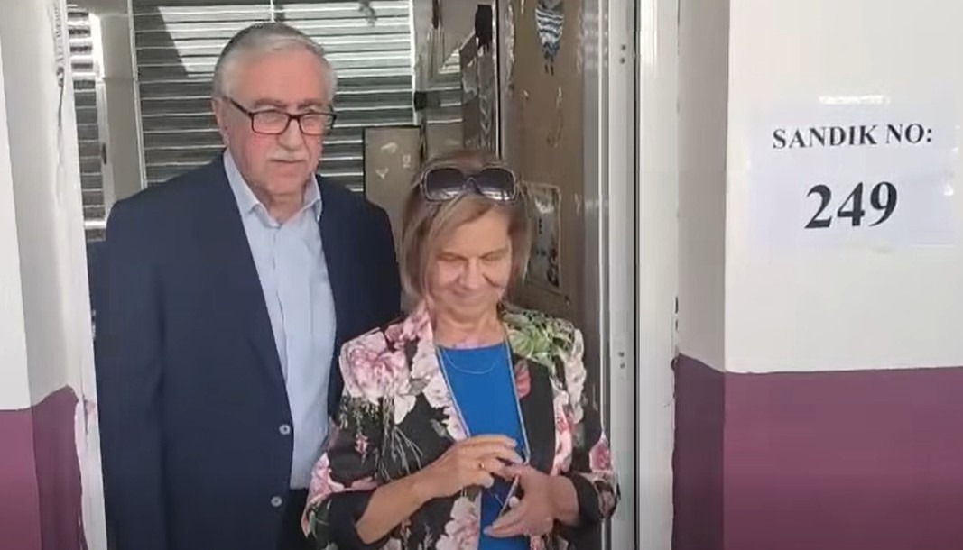 4. Cumhurbaşkanı Mustafa Akıncı, oyunu kullandı