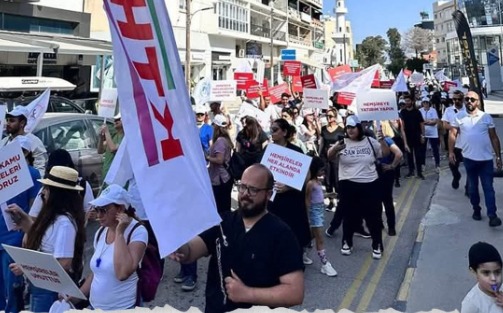 Hemşireler ve ebeler yürüyüş düzenleyecek