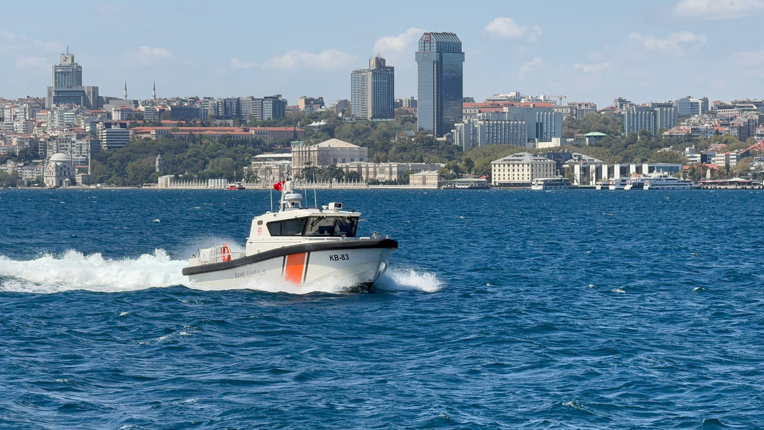 Rus yüzücü, İstanbul Boğazı'ndaki yüzme yarışında kayboldu