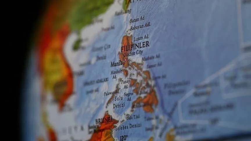 Filipinler'de 2 askeri eğitim uçağının havada çarpıştığı kazada 4 pilot hayatını kaybetti