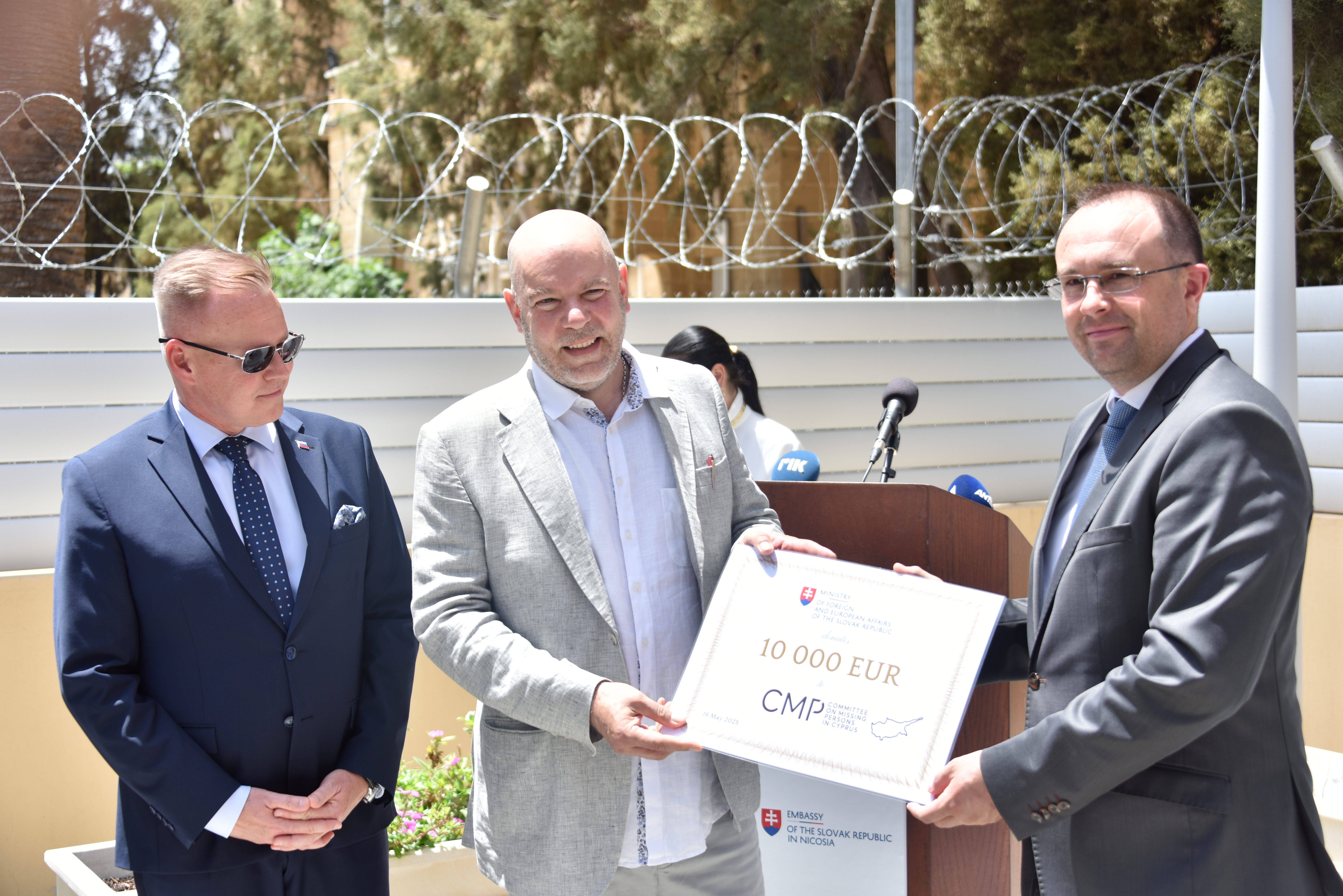 Slovakya’dan Kayıp Şahıslar Komitesi’ne 10 bin euro bağış