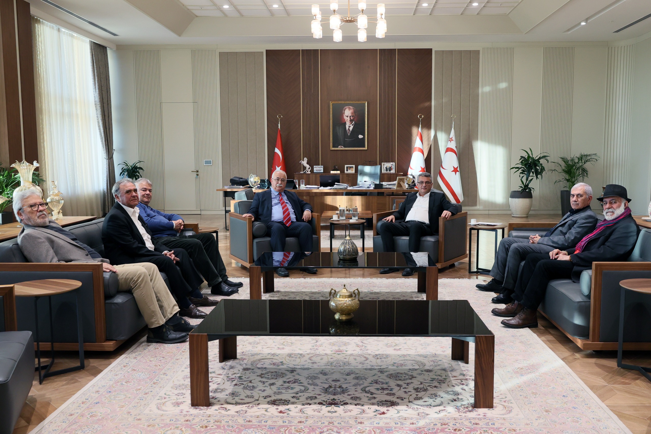 İzcan: Görüşmelerin, Crans Montana’da kaldığı yerden devam etmesini destekliyoruz