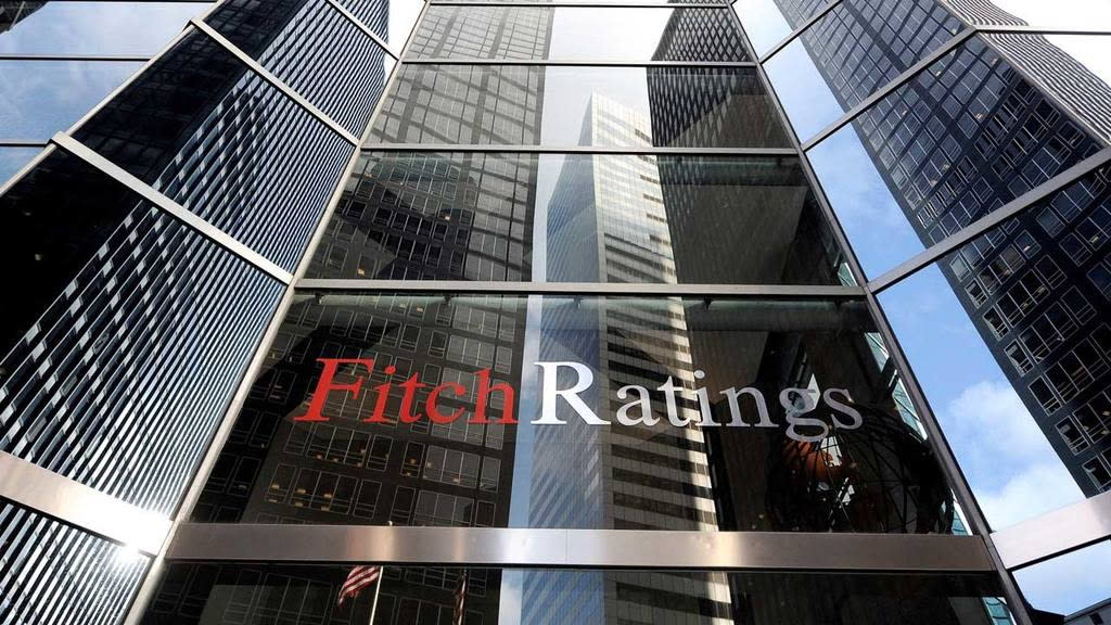 Fitch İngiltere'nin kredi notunu "AA-" olarak teyit etti