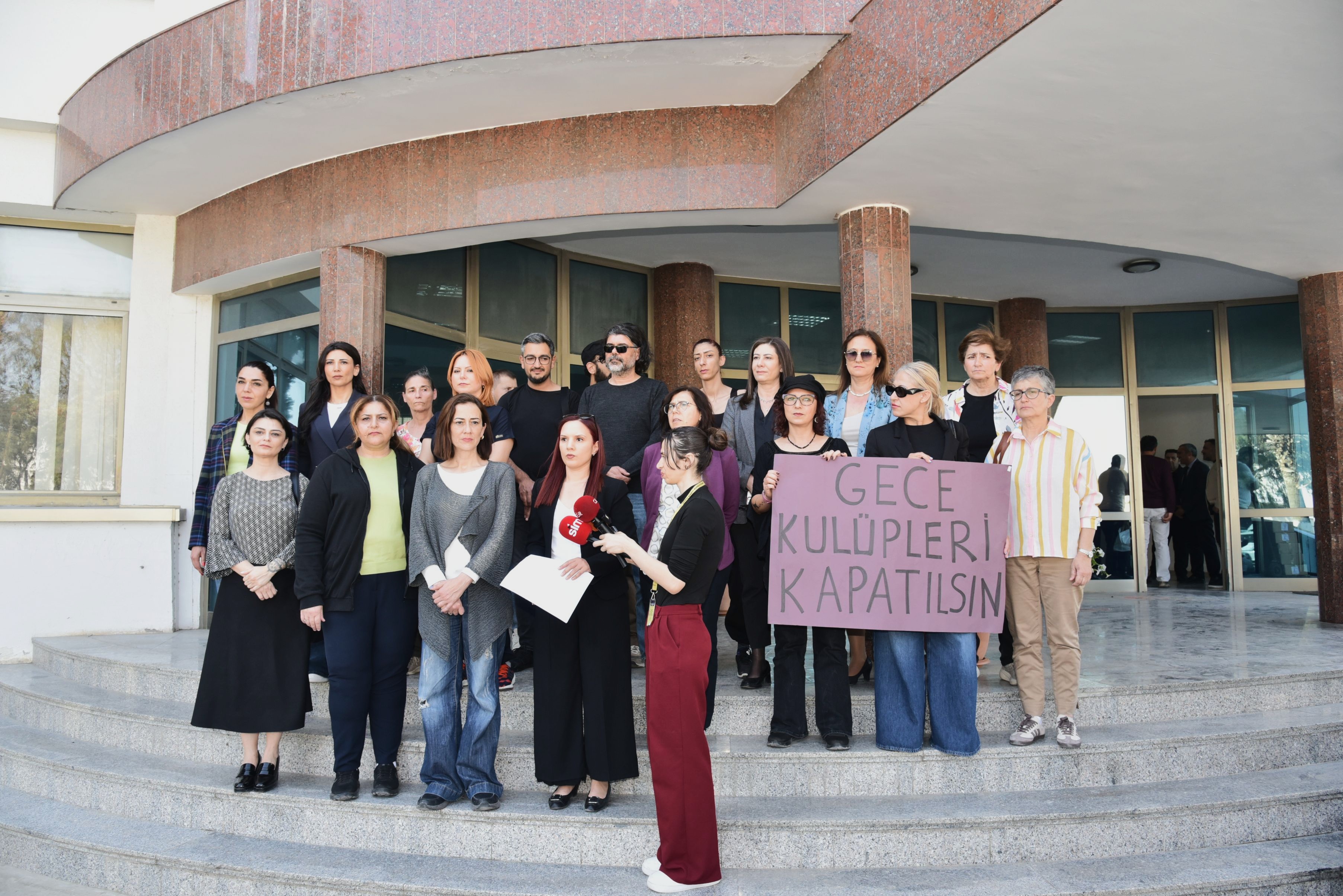 “Kız kardeşlerimiz özgürleşene kadar size rahat vermeyeceğiz”