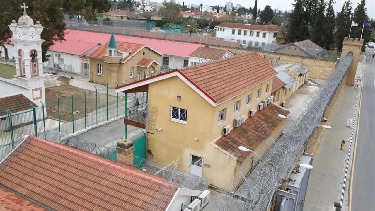 Güney Kıbrıs merkezi cezaevi aşırı doluluk oranında AB birincisi