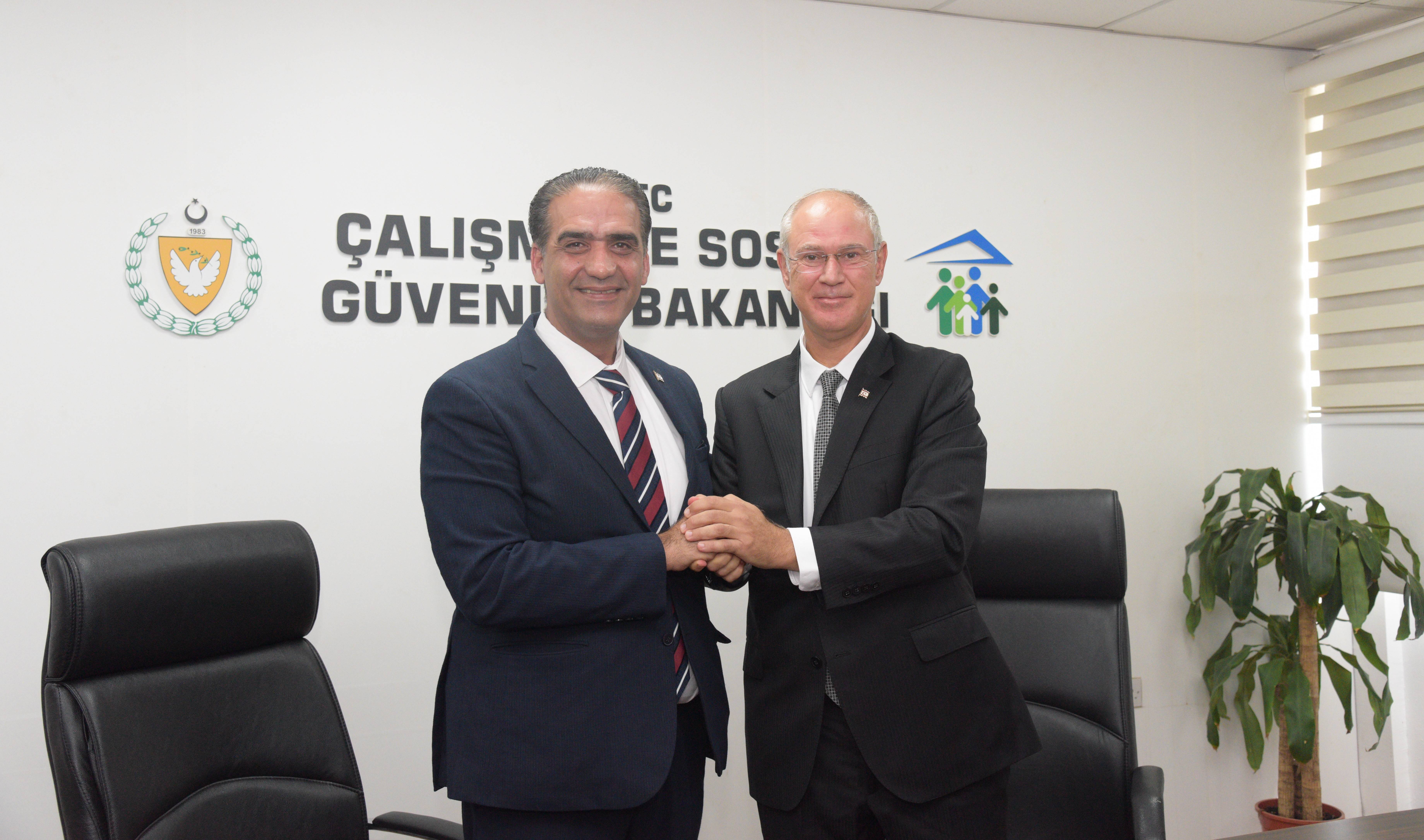 Gardiyanoğlu bakanlık görevini Hasipoğlu’na devretti