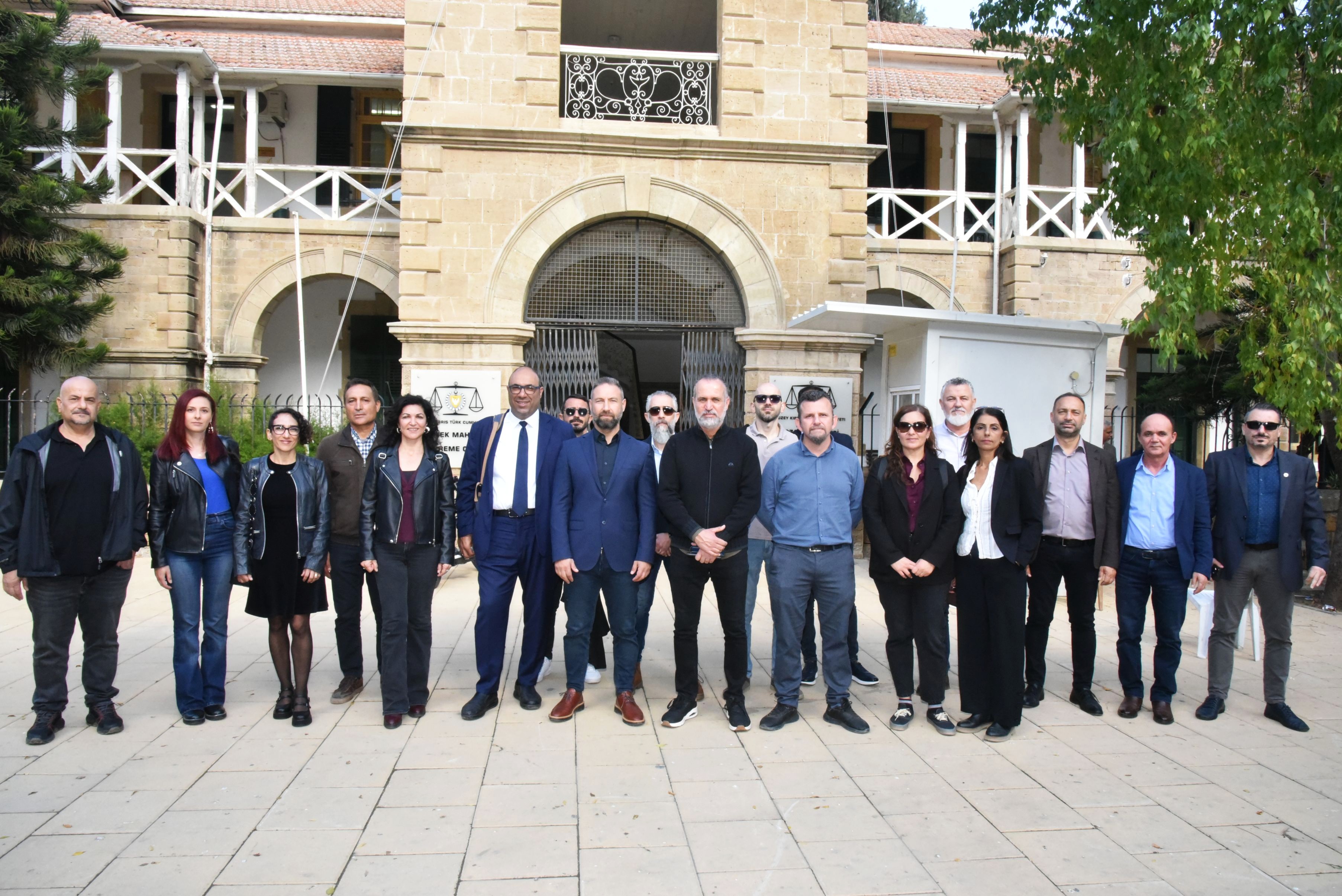 “22 öğretmenin 2 polisi darp ettiği” iddiası ile açılan dava geri çekildi