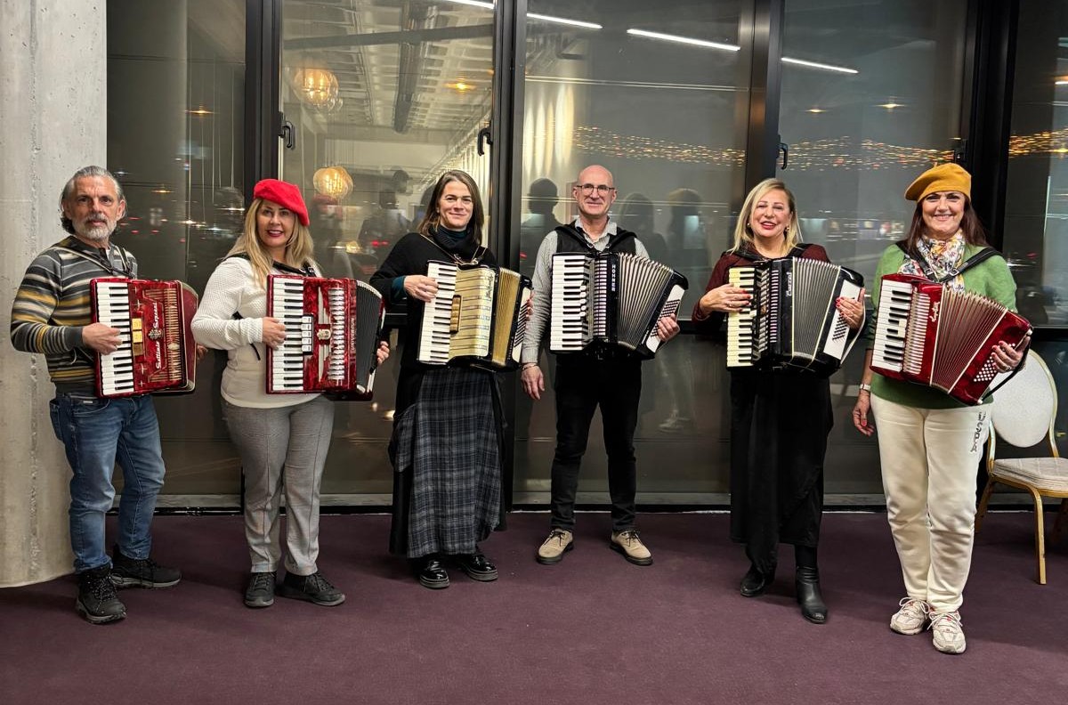 Girne Belediyesi akordiyon kursları devam ediyor