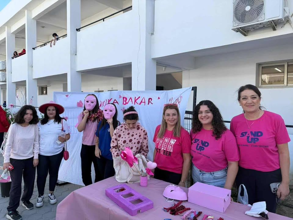 Meme kanseri farkındalığına dikkat çektiler