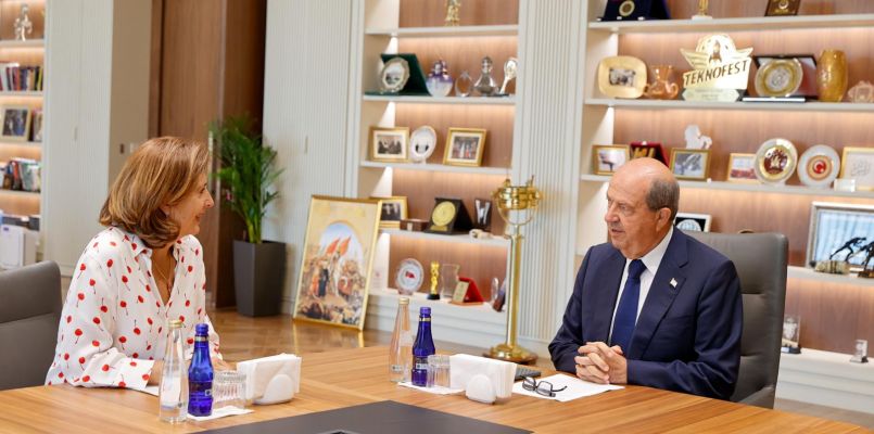 Tatar-Holguin görüşmesi Rum basınında