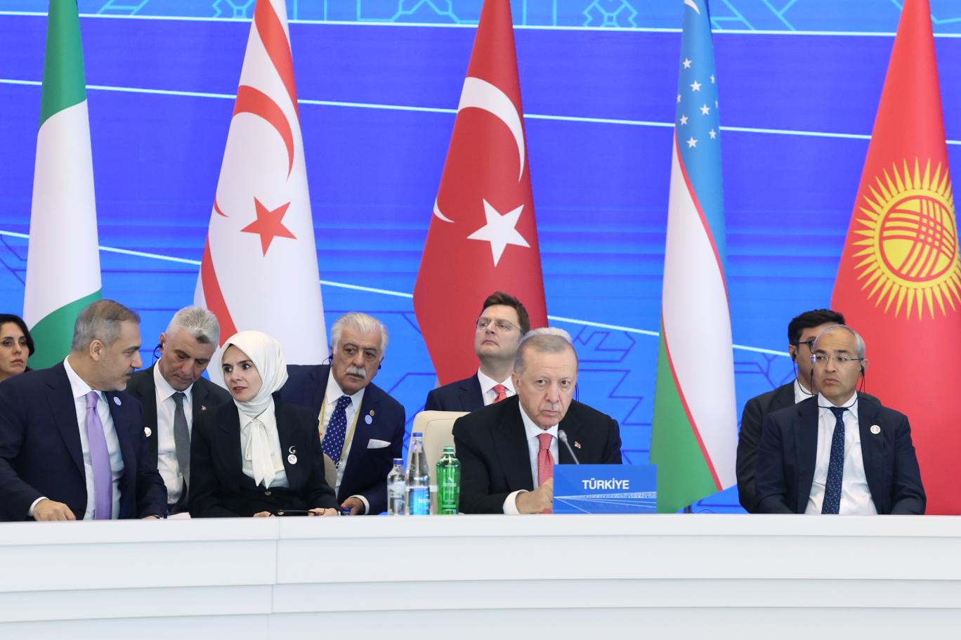 Erdoğan: Kıbrıs Türkleri ile çeşitli alanlarda ilişkilerinizi geliştirmenizi bekliyorum