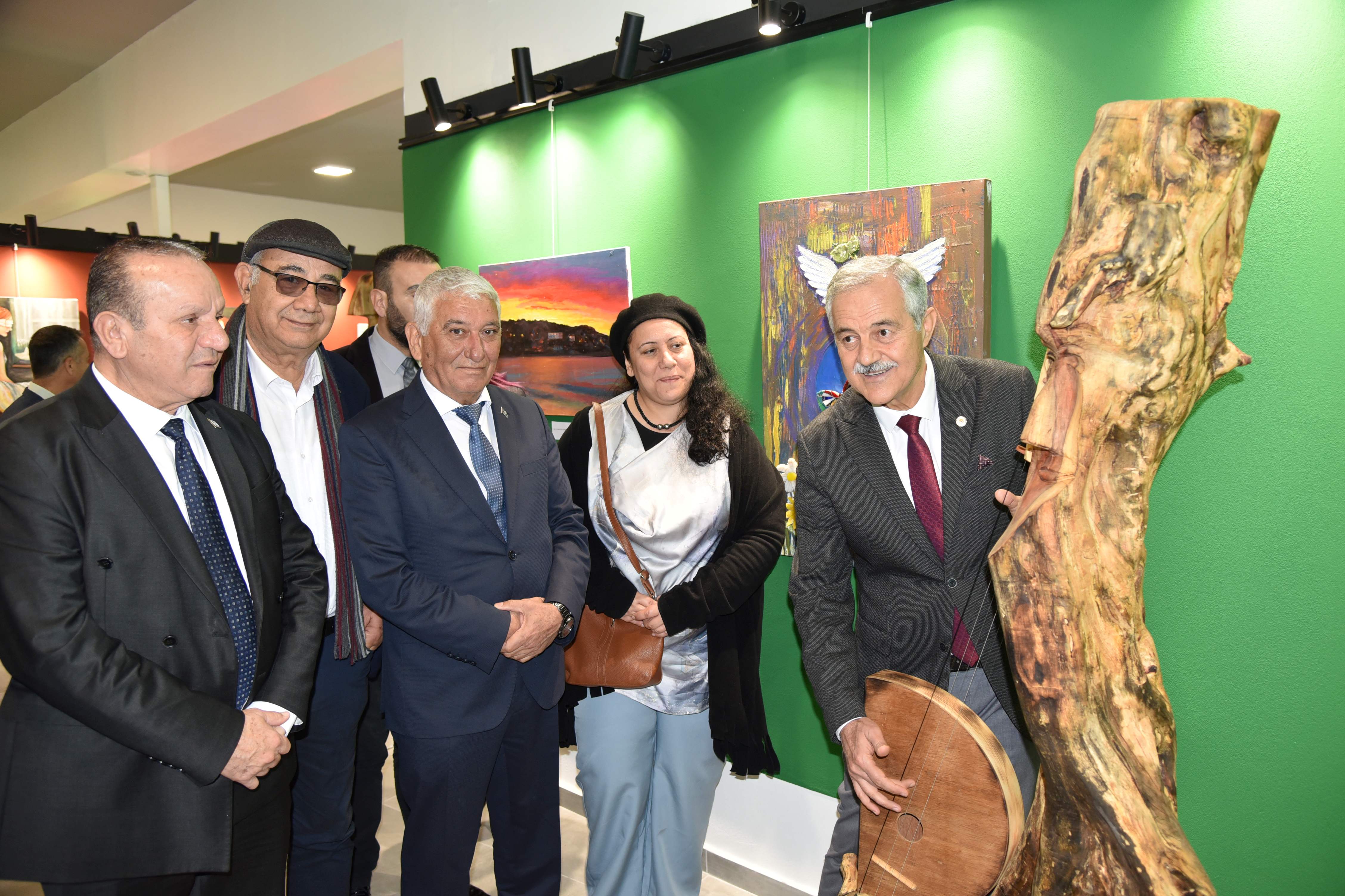 “Uluslararası Ahşap Heykel Sempozyumu Sergisi” Tatlısu’da açıldı