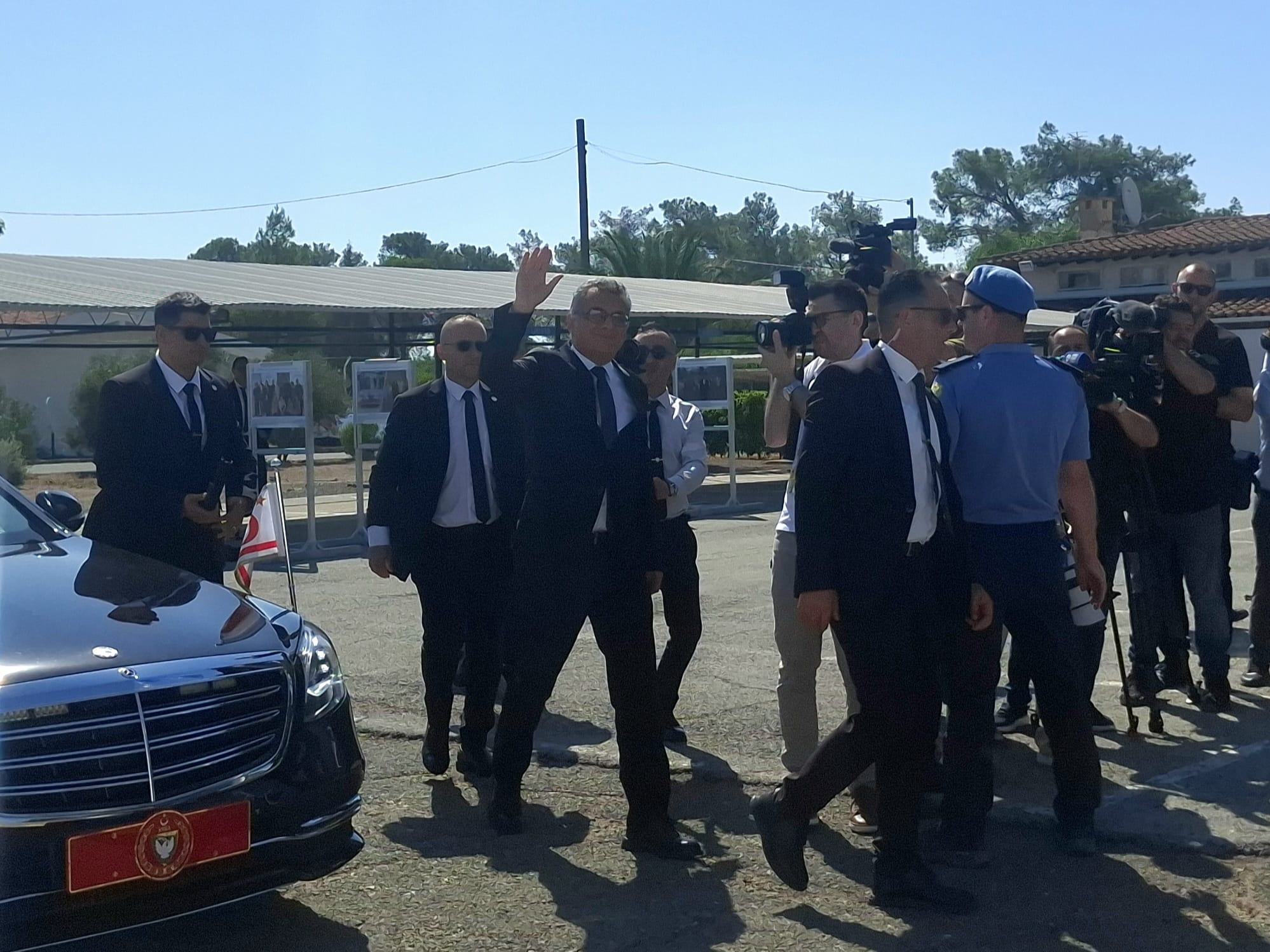 Guterres, Erhürman ve Hristodulidis’in ara bölgede bir araya geldiği üçlü görüşme başladı