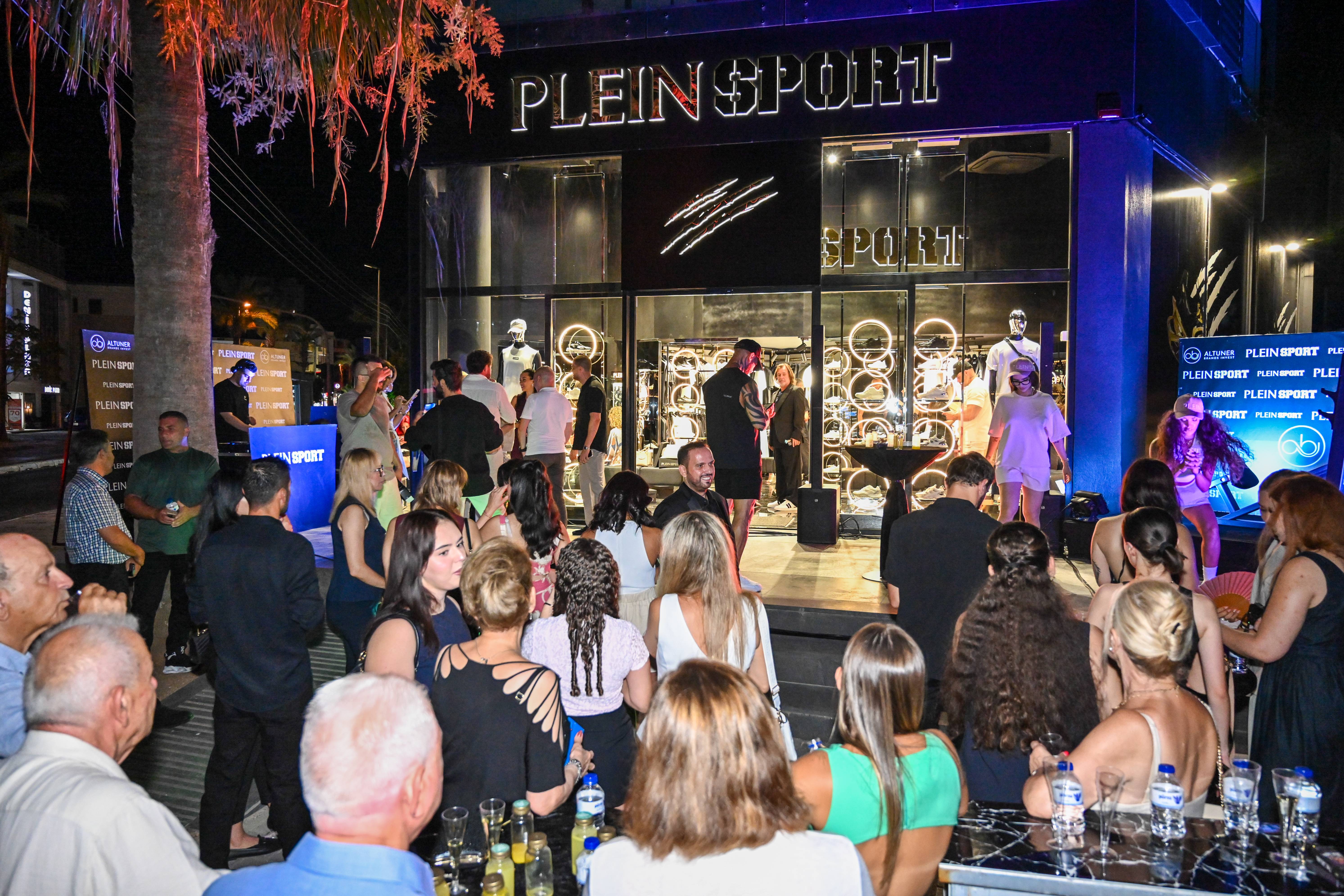 PLEIN SPORT, Kıbrıs’taki ilk mağazasını Girne’de açtı!