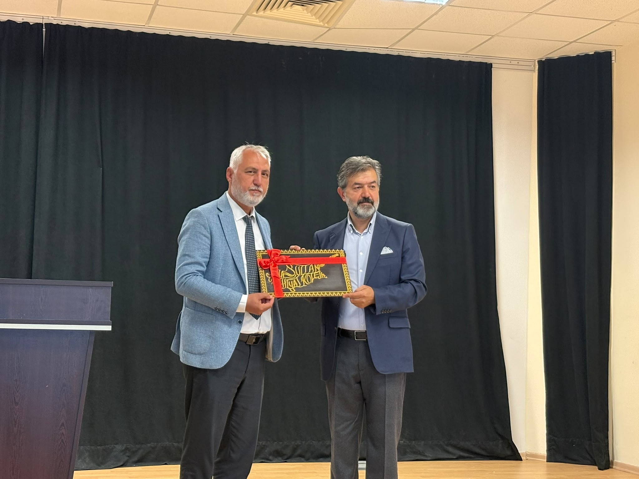Hala Sultan İlahiyat Koleji’nde yapay zeka ve kişisel gelişim konferansı