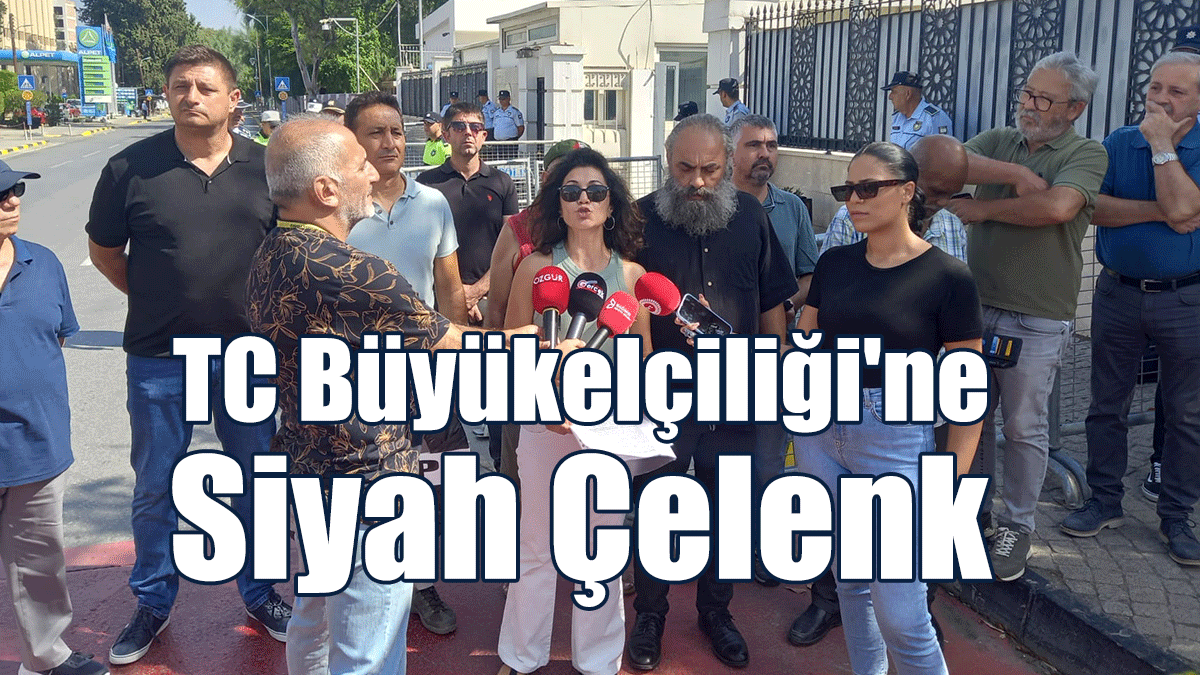 TC Büyükelçiliği'ne Siyah Çelenk