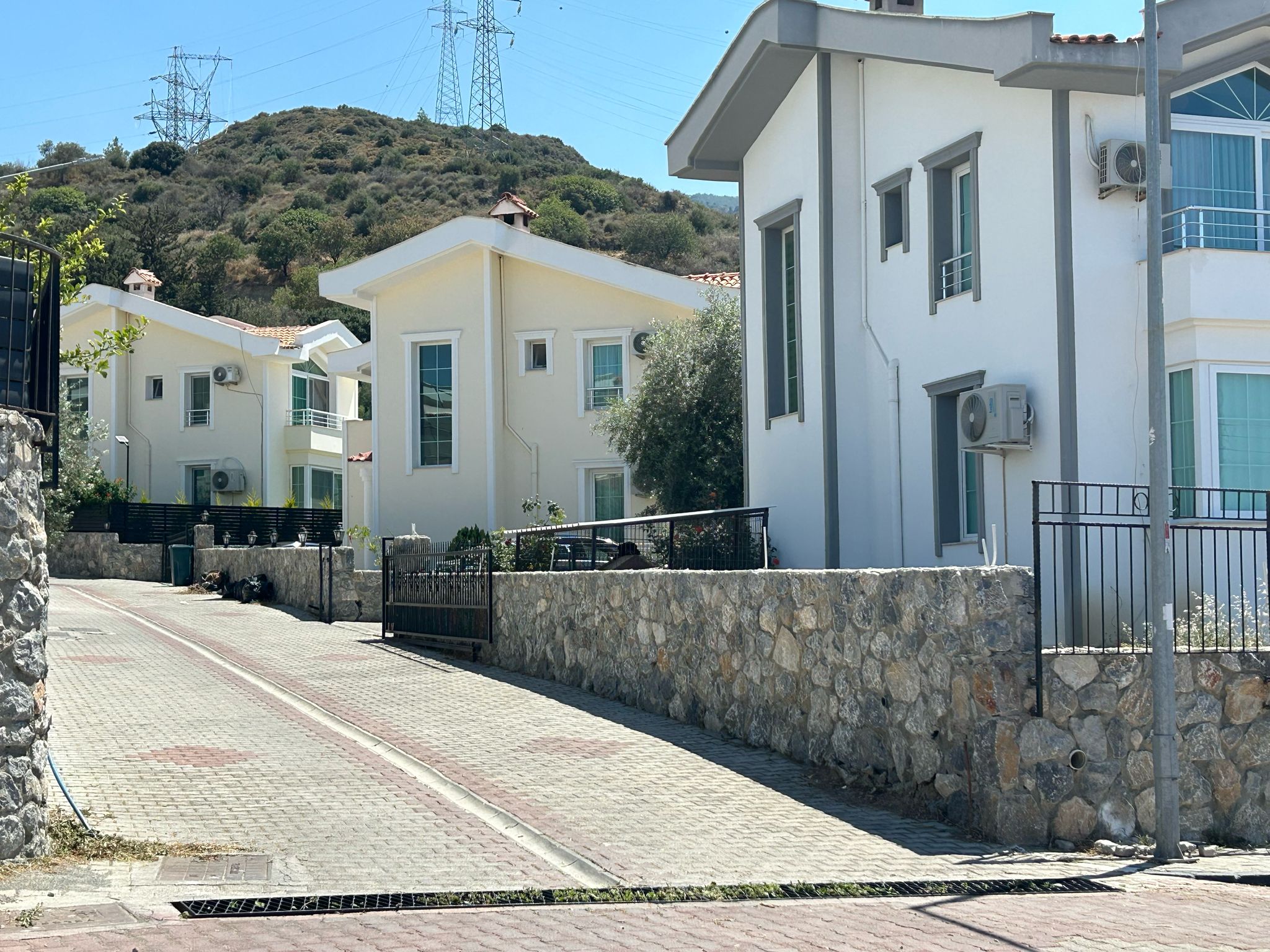 Alsancak’ta kurşunlama: Pusu kurup bekledi