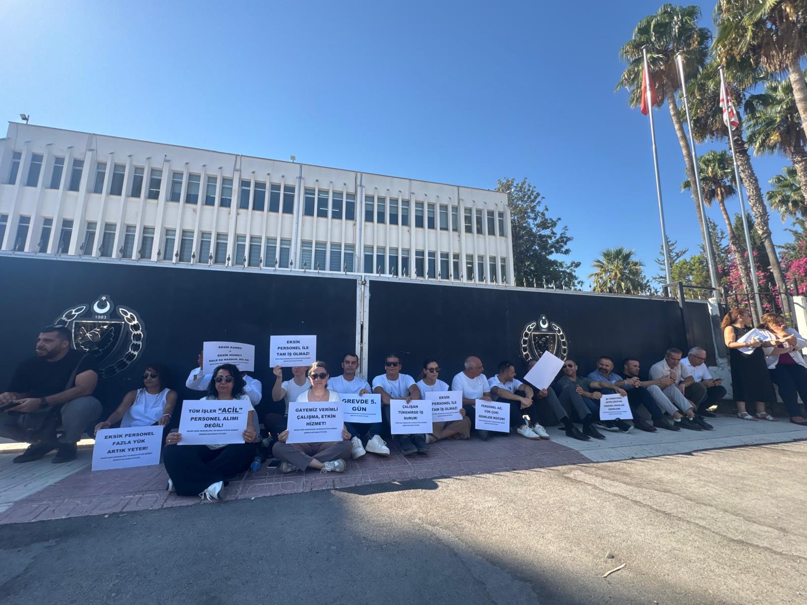 Sendikalar: Eksik personel ile tam iş olmaz