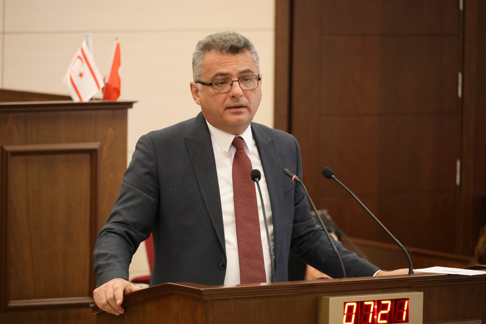 Erhürman: Kıbrıs Türk halkı, Sarayönü’ne tıkalı kalmaktan usandı