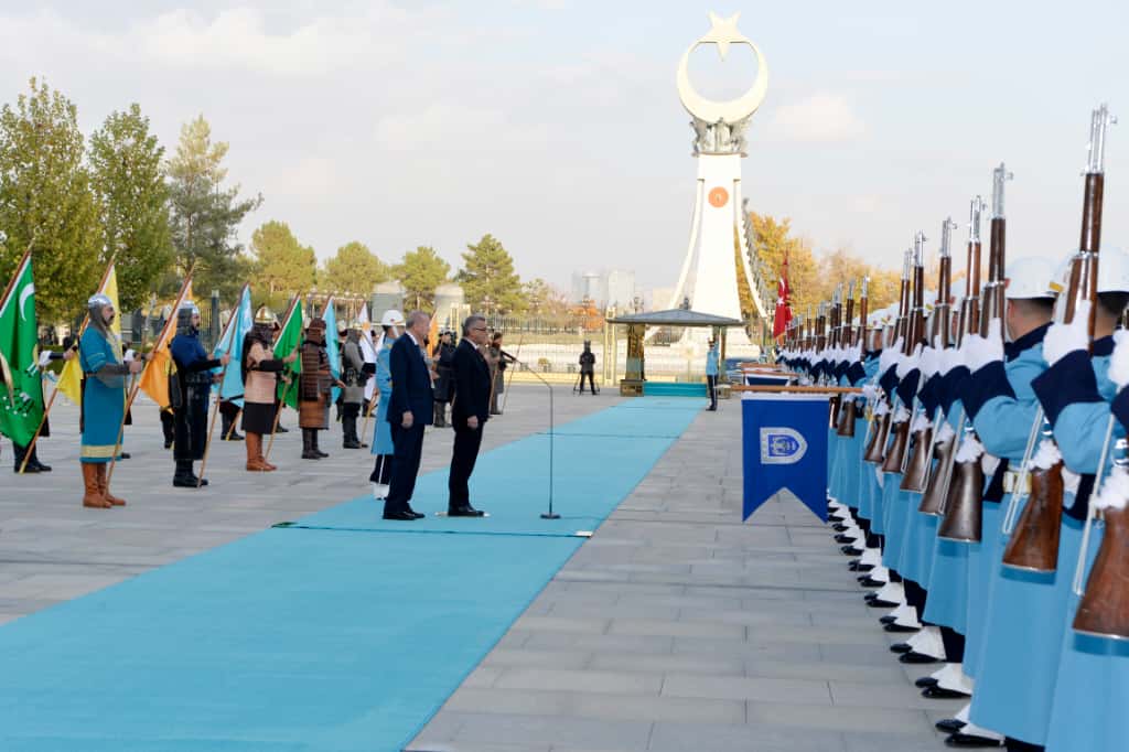Erdoğan, Cumhurbaşkanı Erhürman’ı resmi törenle karşıladı