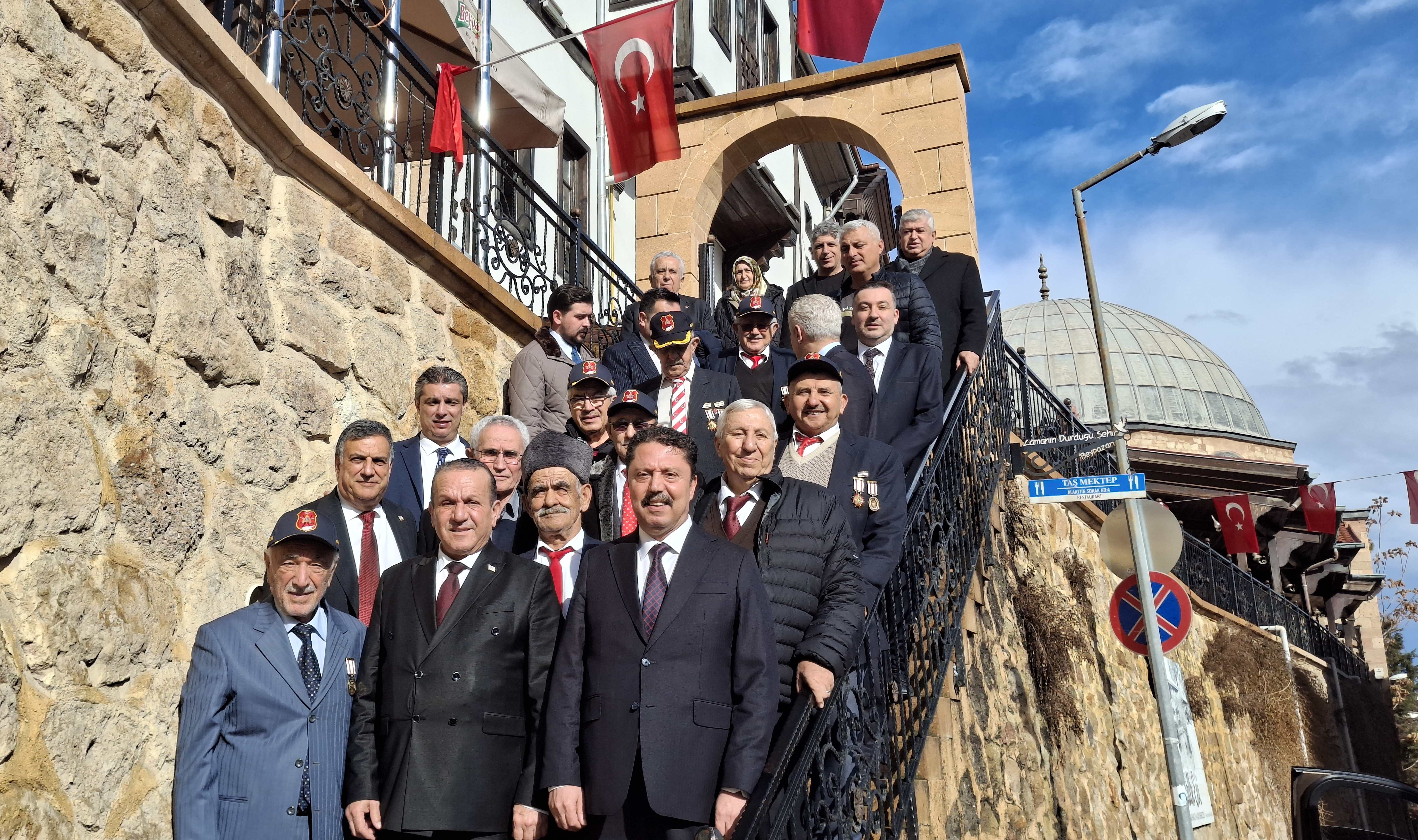 Ataoğlu, Beypazarı'nda Kıbrıs gazileriyle bir araya geldi