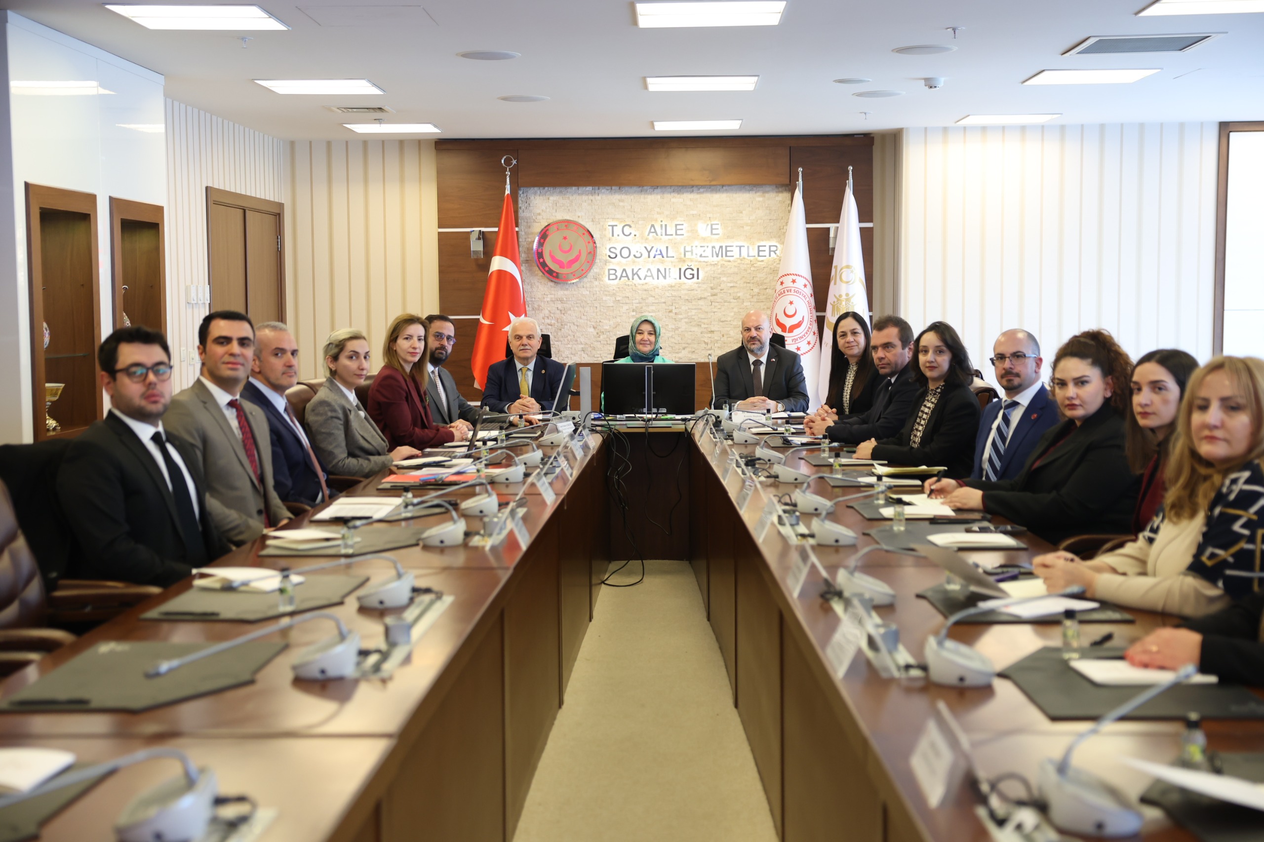 Meclis Komitesi, Ankara’da Aile ve Sosyal Hizmetler Bakanlığı’nı ziyaret etti