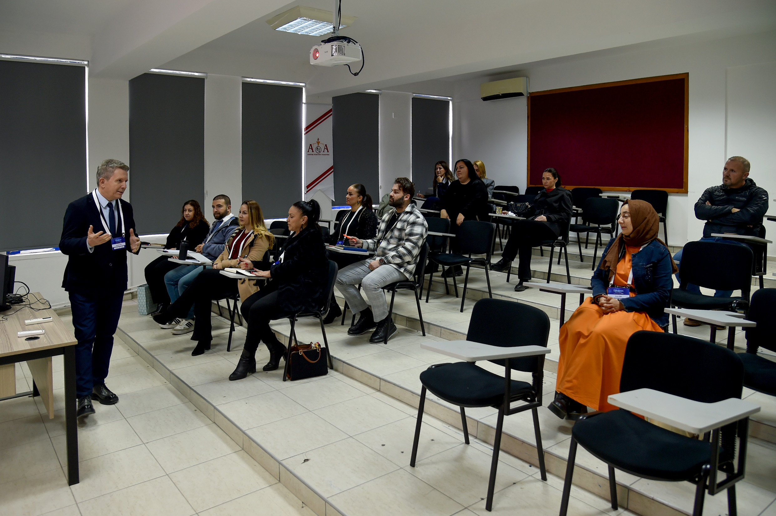 Öğretmenlere yönelik düzenlenen “Diksiyon Kış Okulu” AÖA’da başladı