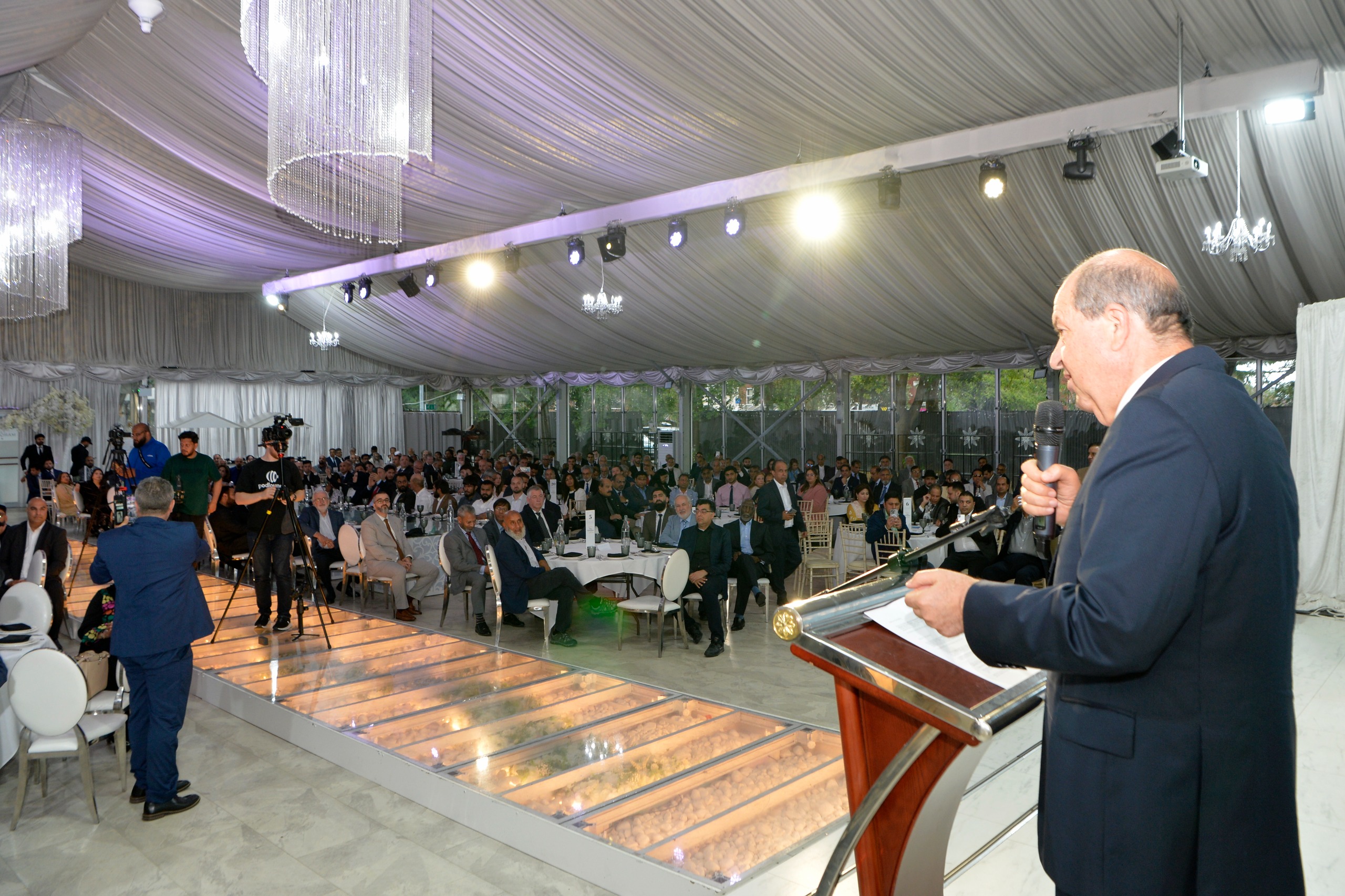 Tatar Manchester'de bir etkinlikte onur konuğu oldu