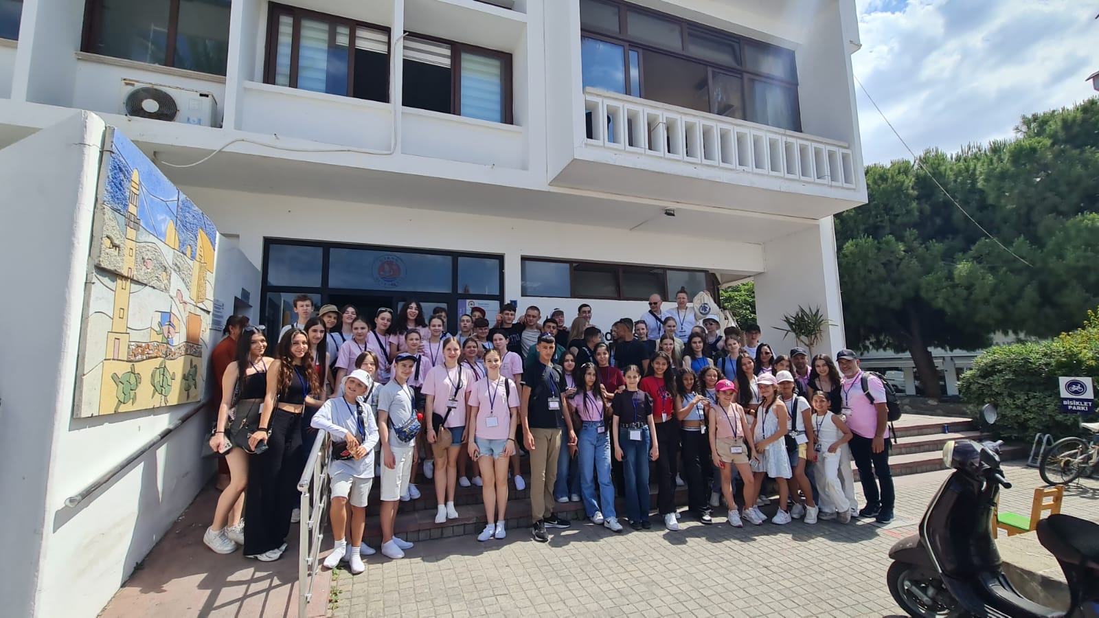 Çocuklar önce atölyeye katıldı, ardından Girne’yi gezdi