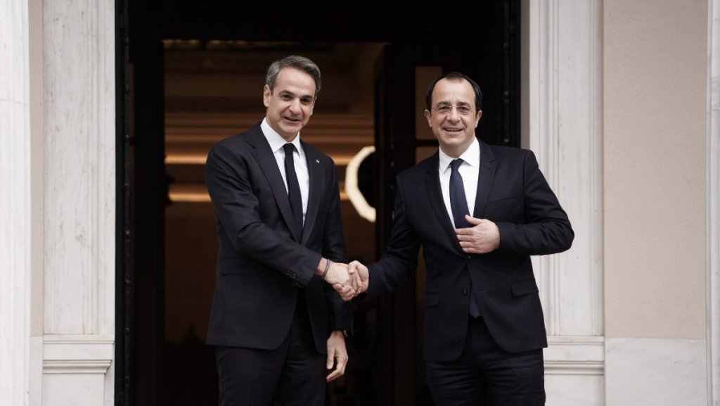 Hristodulidis ile Miçotakis, Kıbrıs sorunundaki gelişmeleri ele aldılar