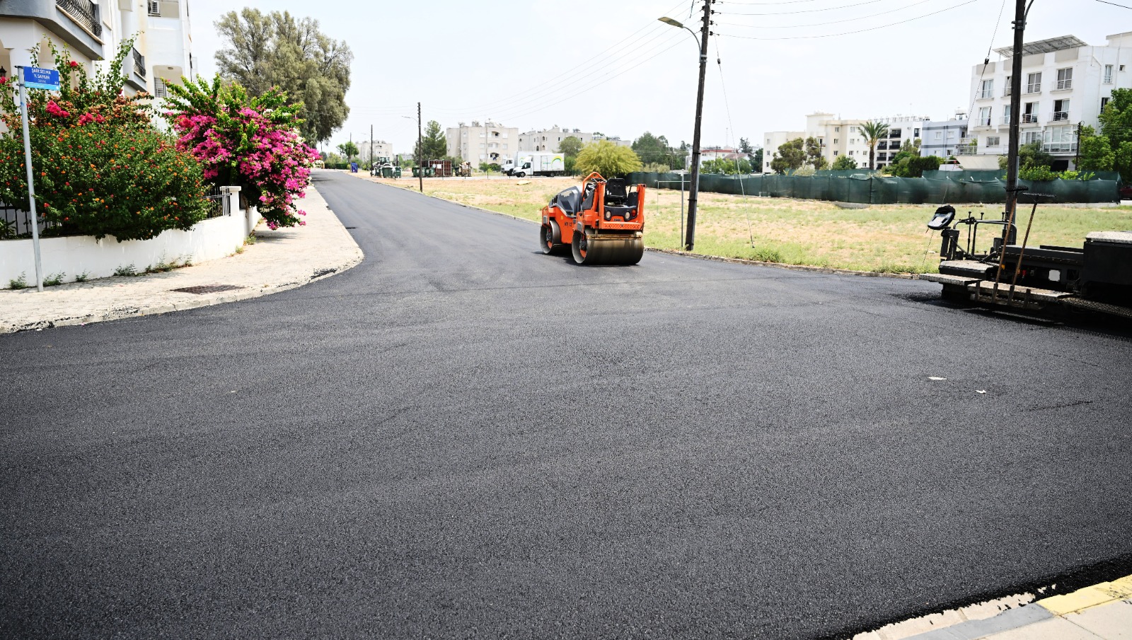 Lefkoşa'da asfaltlama çalışmaları devam ediyor