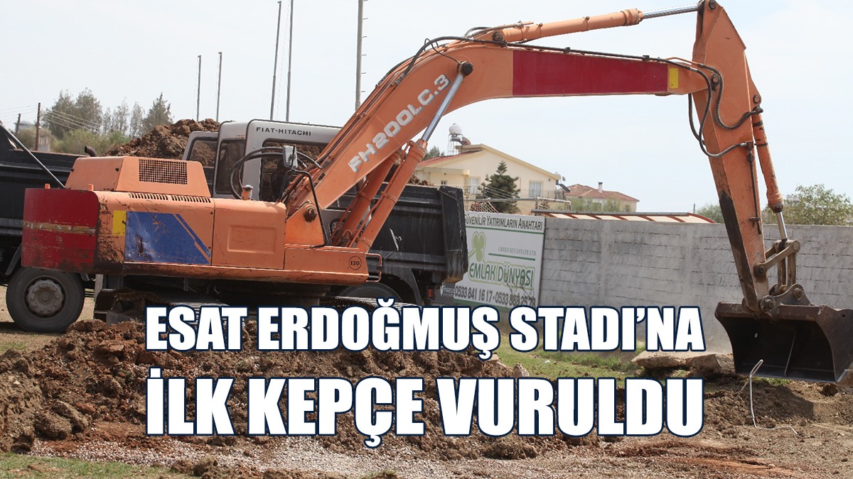Esat Erdoğmuş Stadı’nın Zeminini İyileştiriliyor